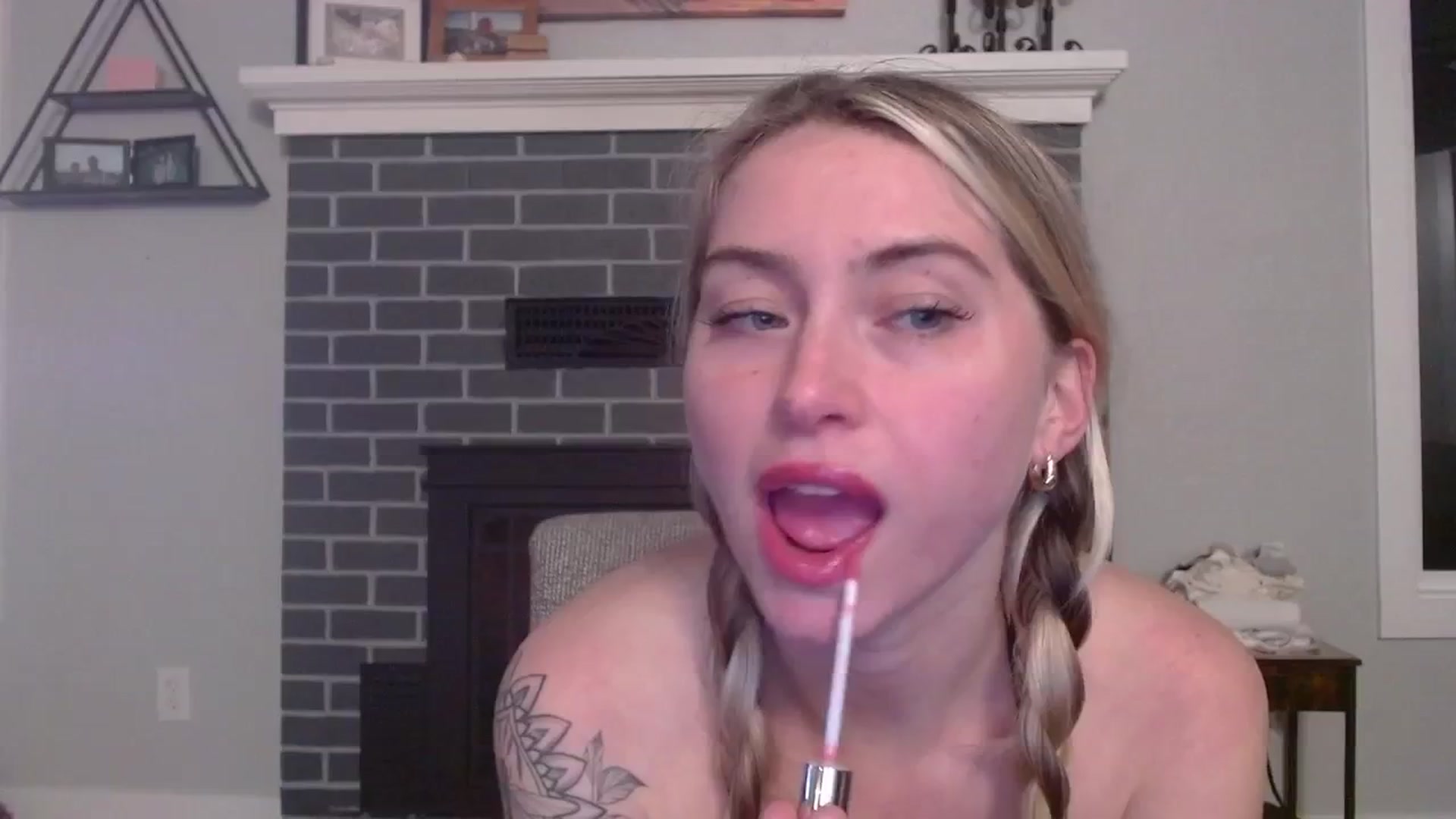 Gallery image thumbnail from Lovelyemilia's myfreecams stream on, 02/10/2024, 05:20 image 5 of 20