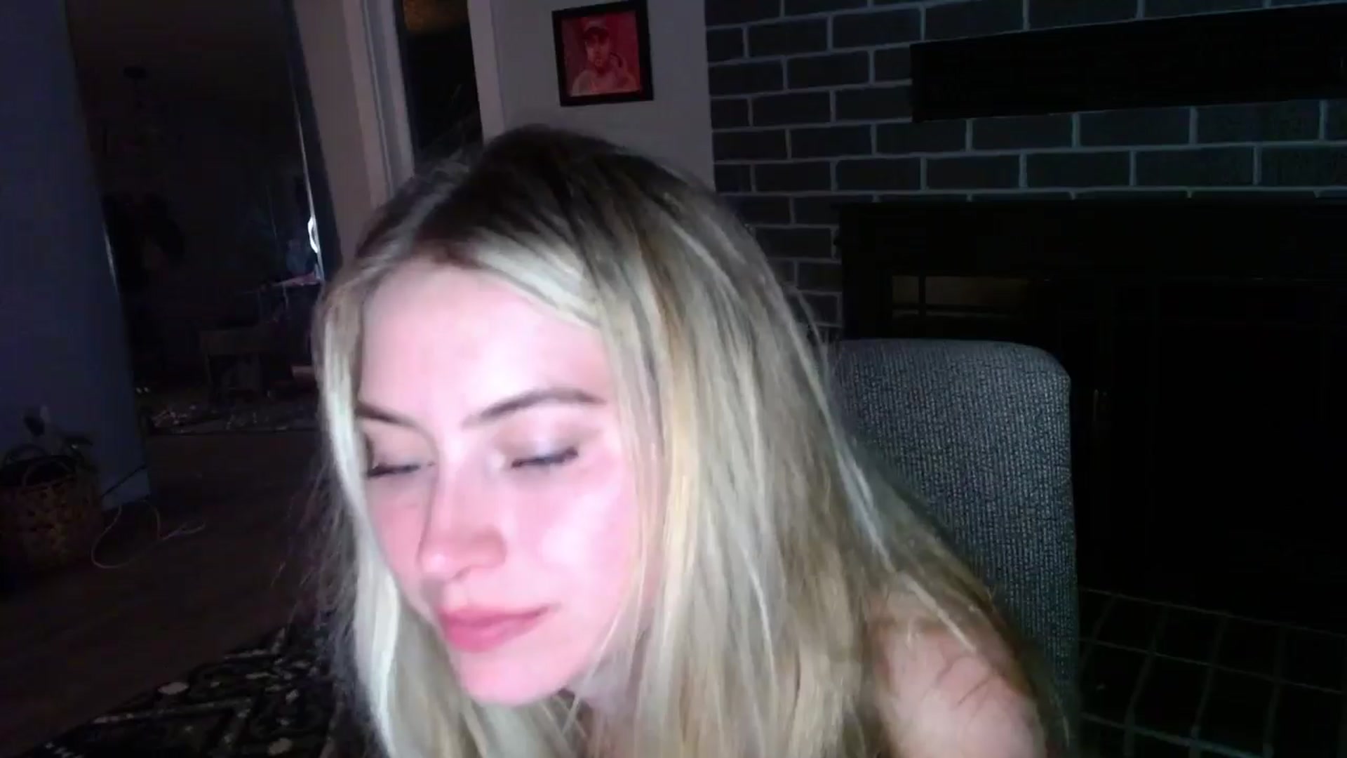 Gallery image thumbnail from Lovelyemilia's myfreecams stream on, 03/27/2024, 05:55 image 3 of 20