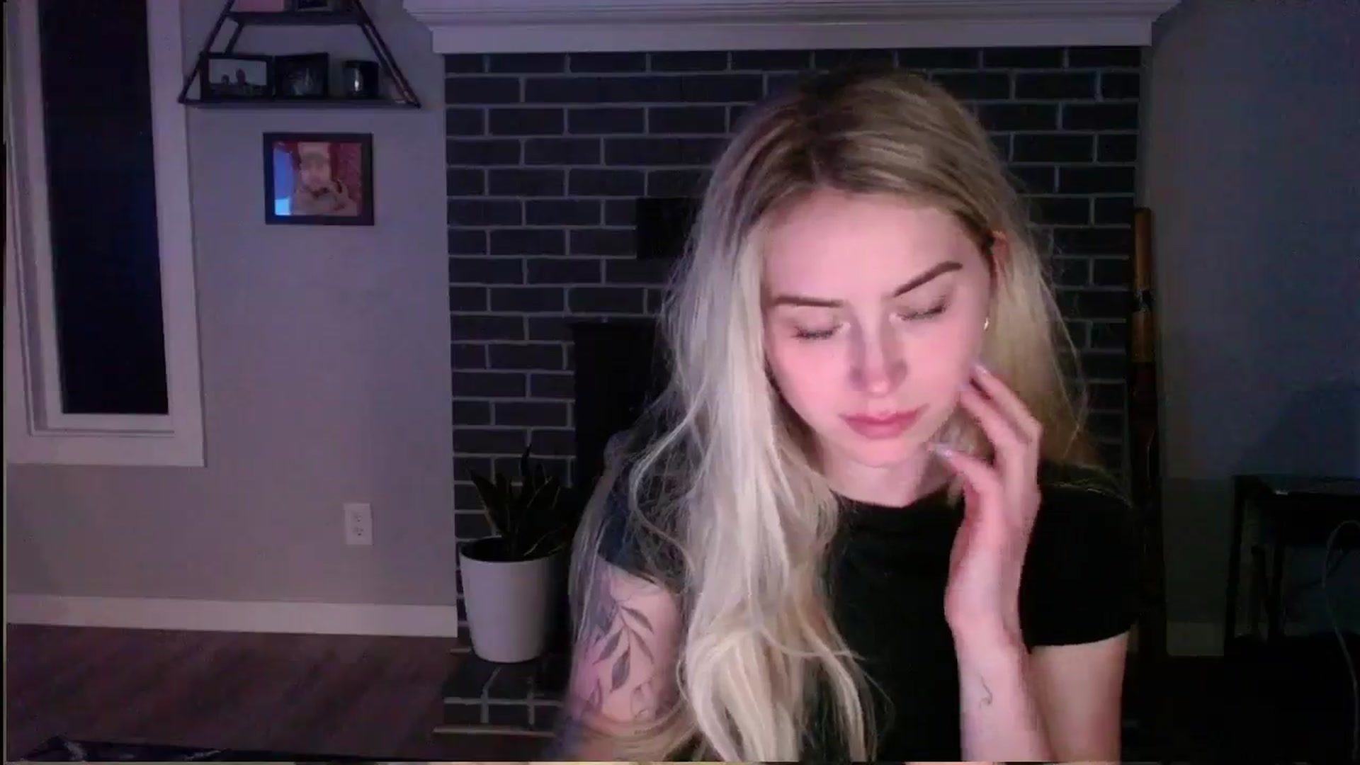 Gallery image thumbnail from Lovelyemilia's myfreecams stream on, 05/02/2024, 05:04 image 20 of 20