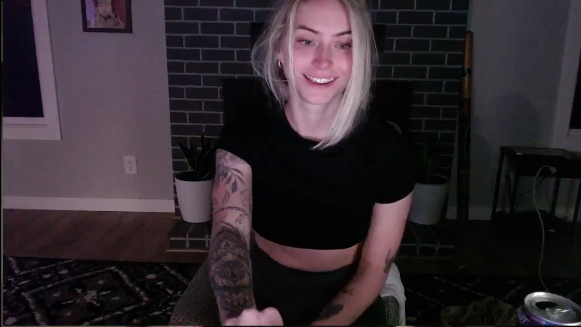 Gallery image thumbnail from Lovelyemilia's myfreecams stream on, 05/02/2024, 05:04 image 4 of 20