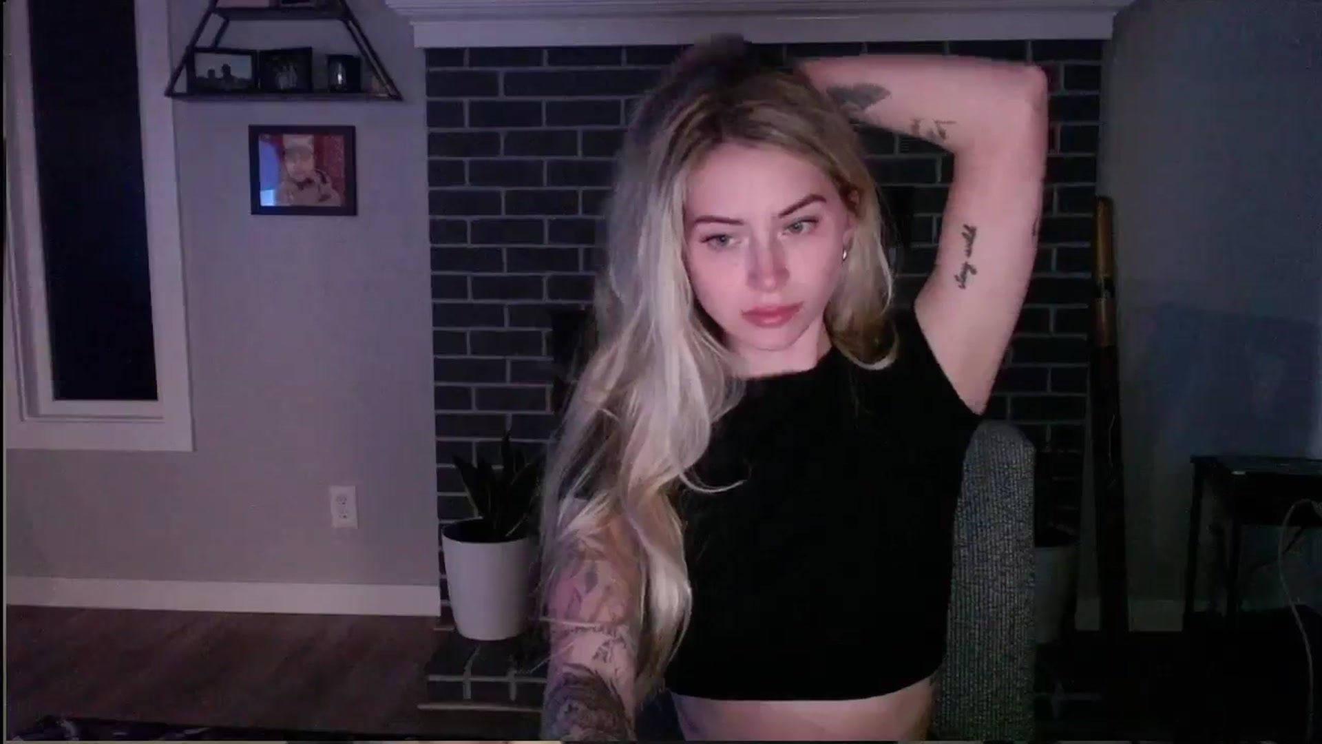 Gallery image thumbnail from Lovelyemilia's myfreecams stream on, 05/02/2024, 05:04 image 17 of 20