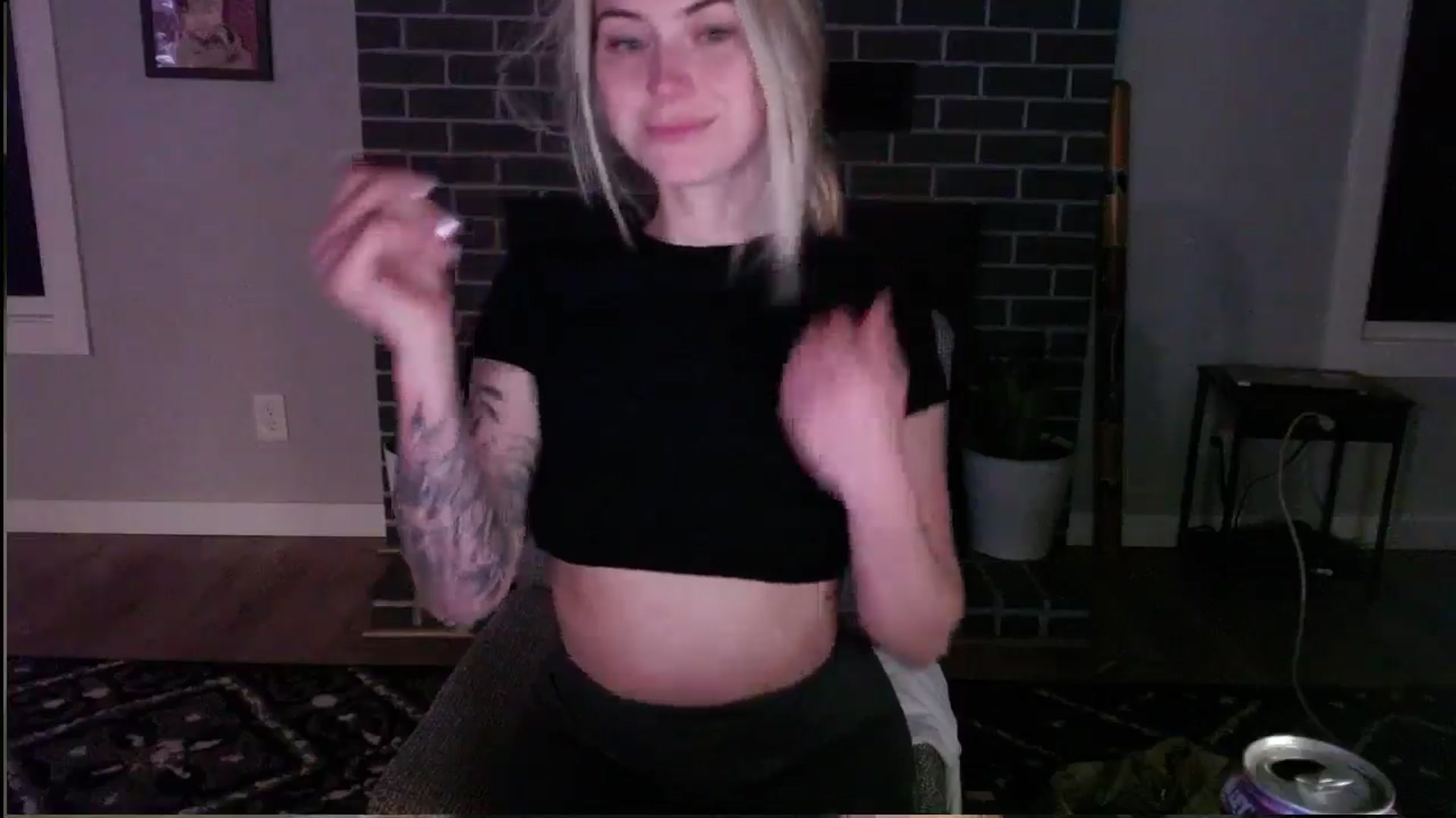 Gallery image thumbnail from Lovelyemilia's myfreecams stream on, 05/02/2024, 05:04 image 3 of 20