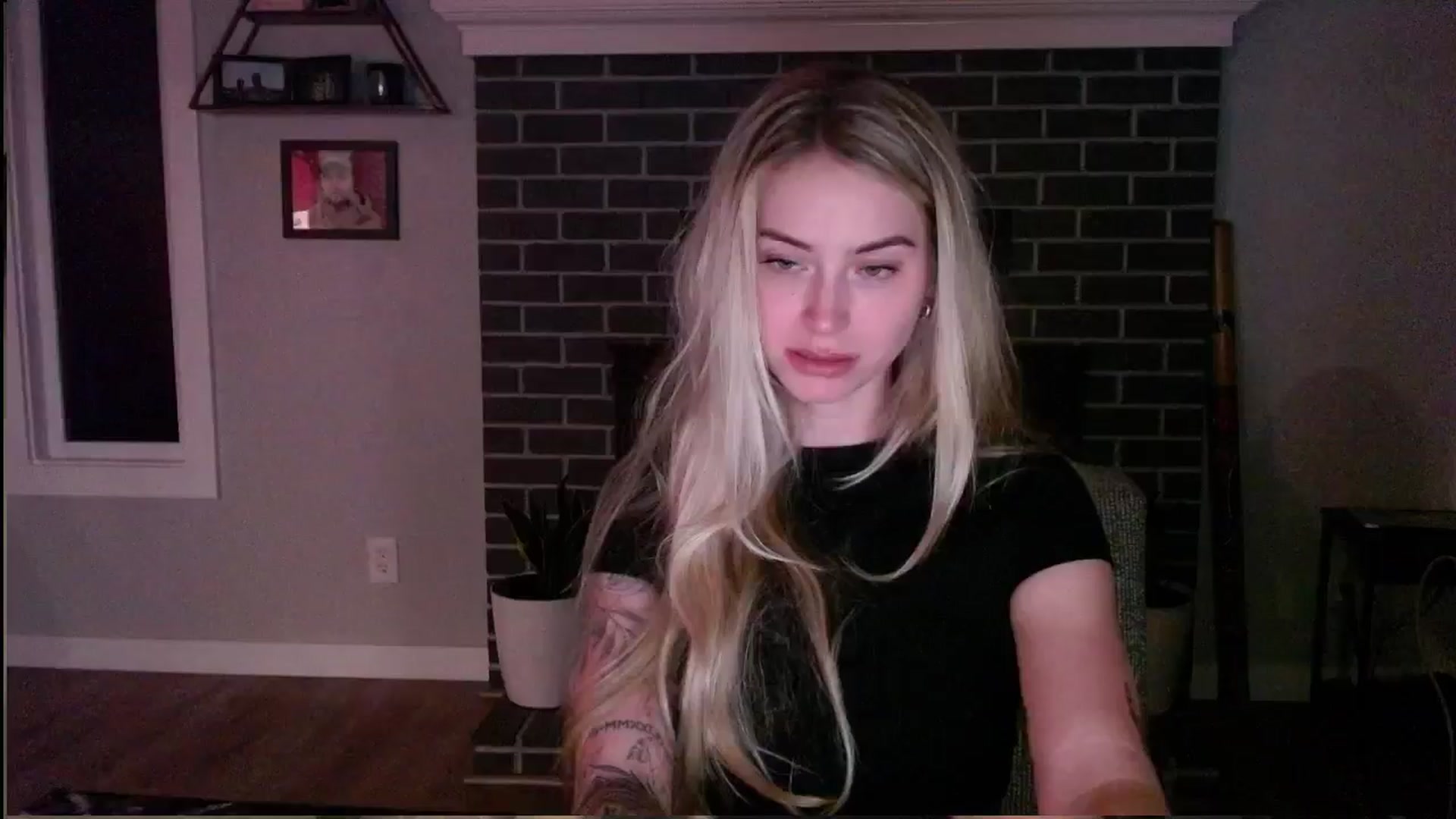Gallery image thumbnail from Lovelyemilia's myfreecams stream on, 05/02/2024, 05:20 image 1 of 20