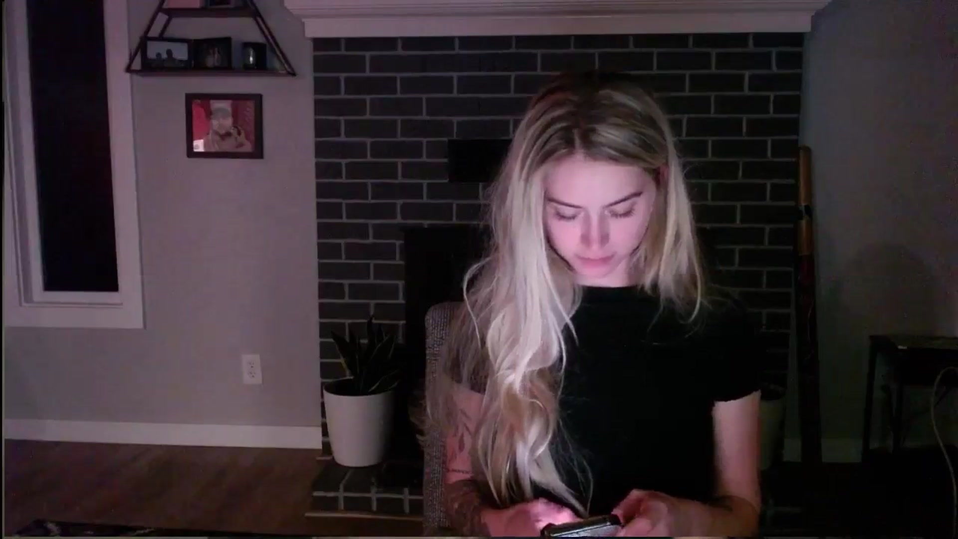 Gallery image thumbnail from Lovelyemilia's myfreecams stream on, 05/02/2024, 05:20 image 5 of 20