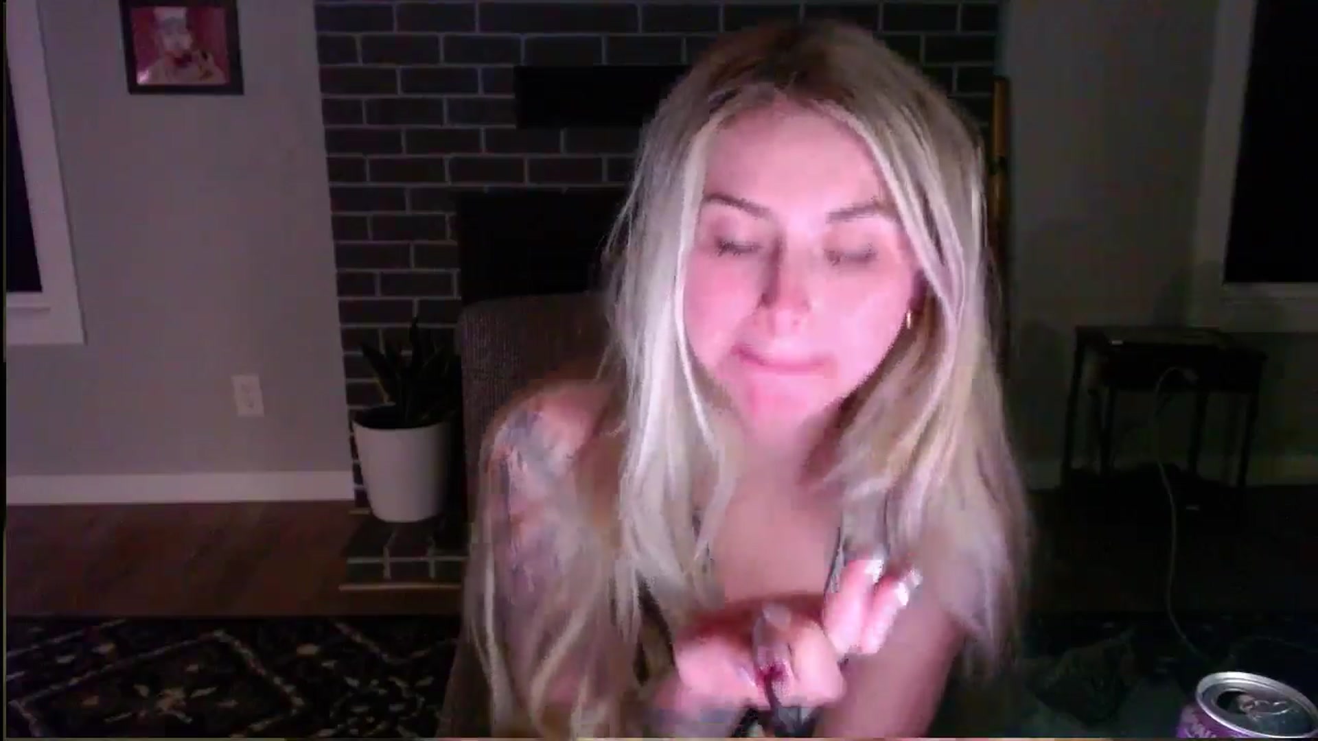 Gallery image thumbnail from Lovelyemilia's myfreecams stream on, 05/02/2024, 05:20 image 20 of 20