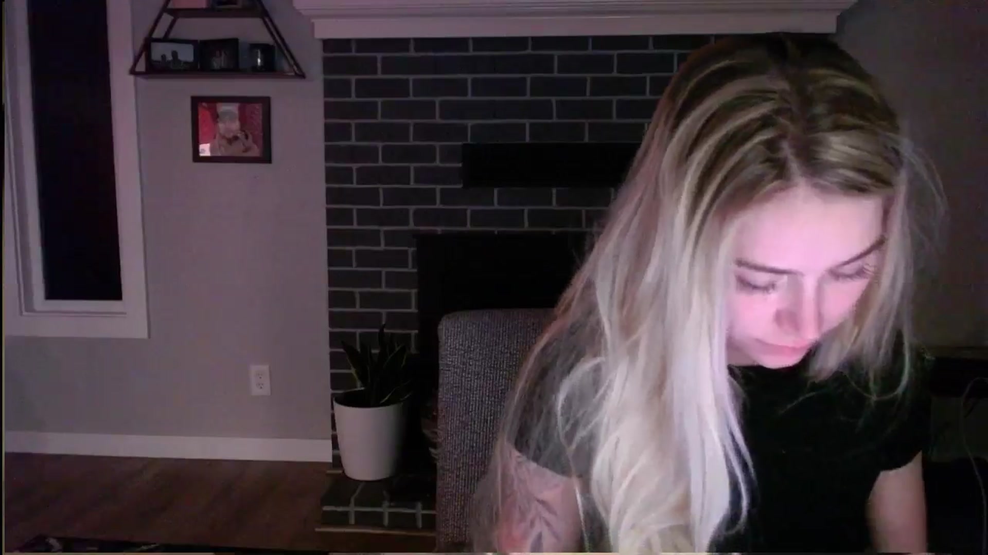 Gallery image thumbnail from Lovelyemilia's myfreecams stream on, 05/02/2024, 05:20 image 6 of 20