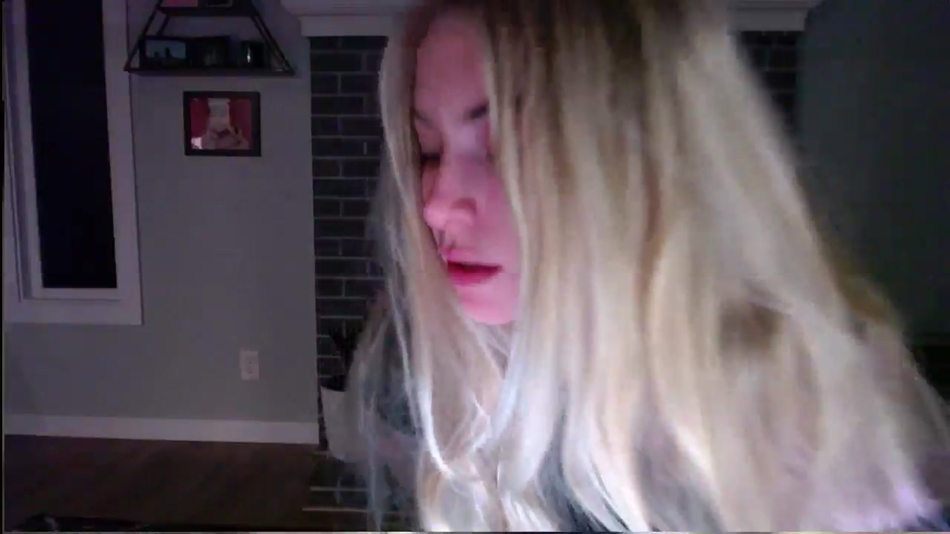 Gallery image thumbnail from Lovelyemilia's myfreecams stream on, 05/02/2024, 05:20 image 7 of 20