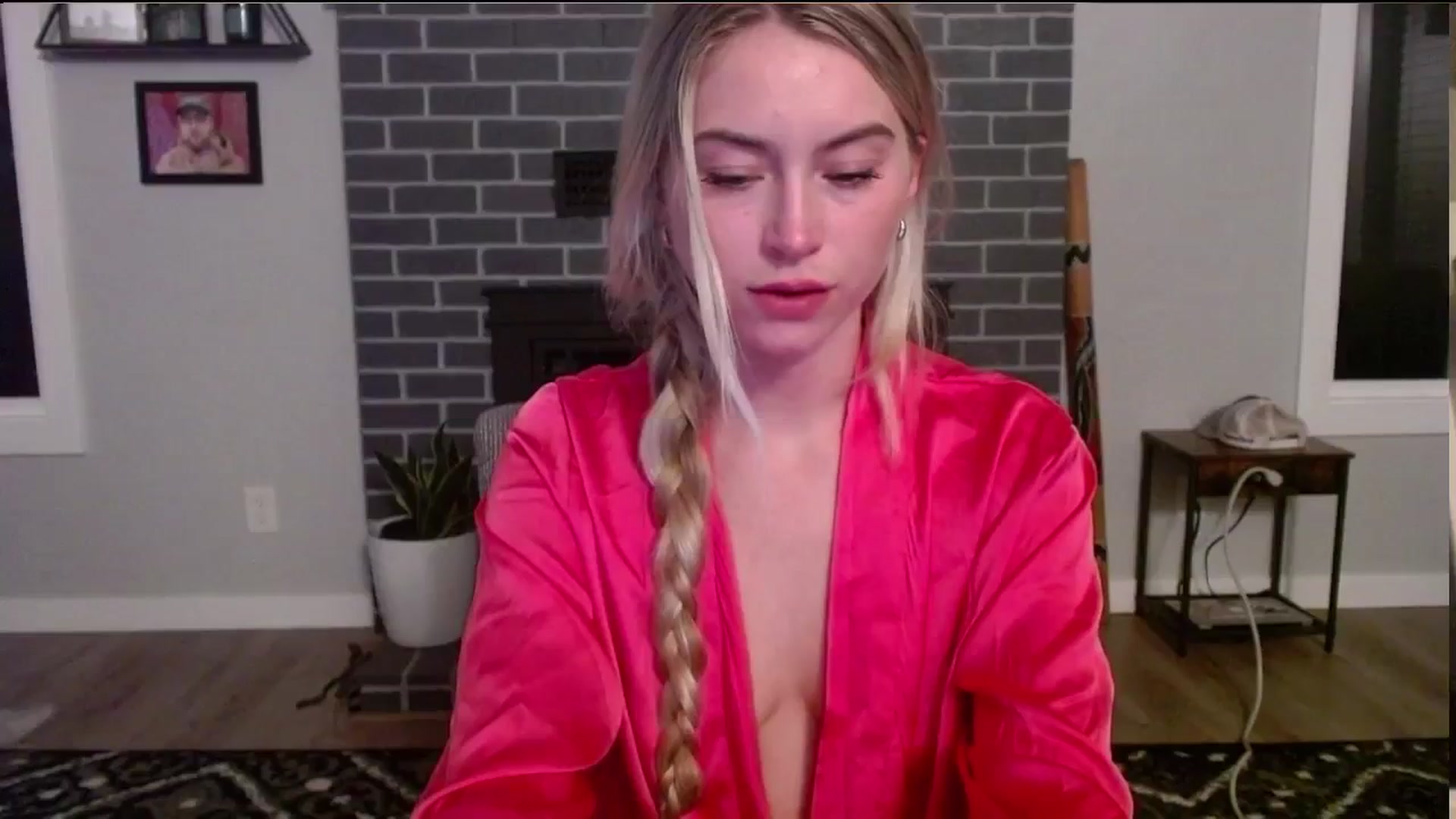 Gallery image thumbnail from Lovelyemilia's myfreecams stream on, 05/07/2024, 06:03 image 14 of 20