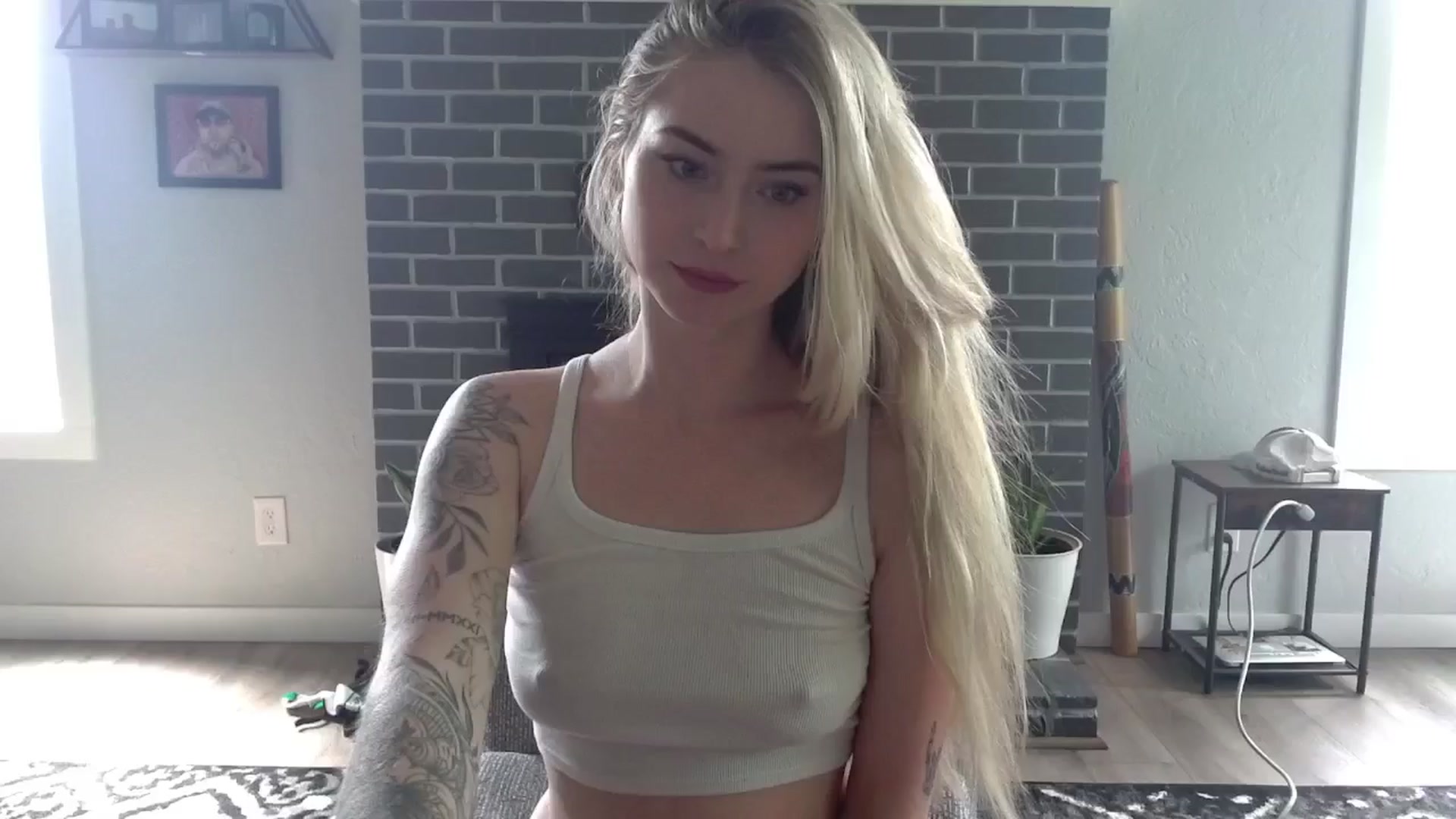 Gallery image thumbnail from Lovelyemilia's myfreecams stream on, 05/07/2024, 22:08 image 2 of 20