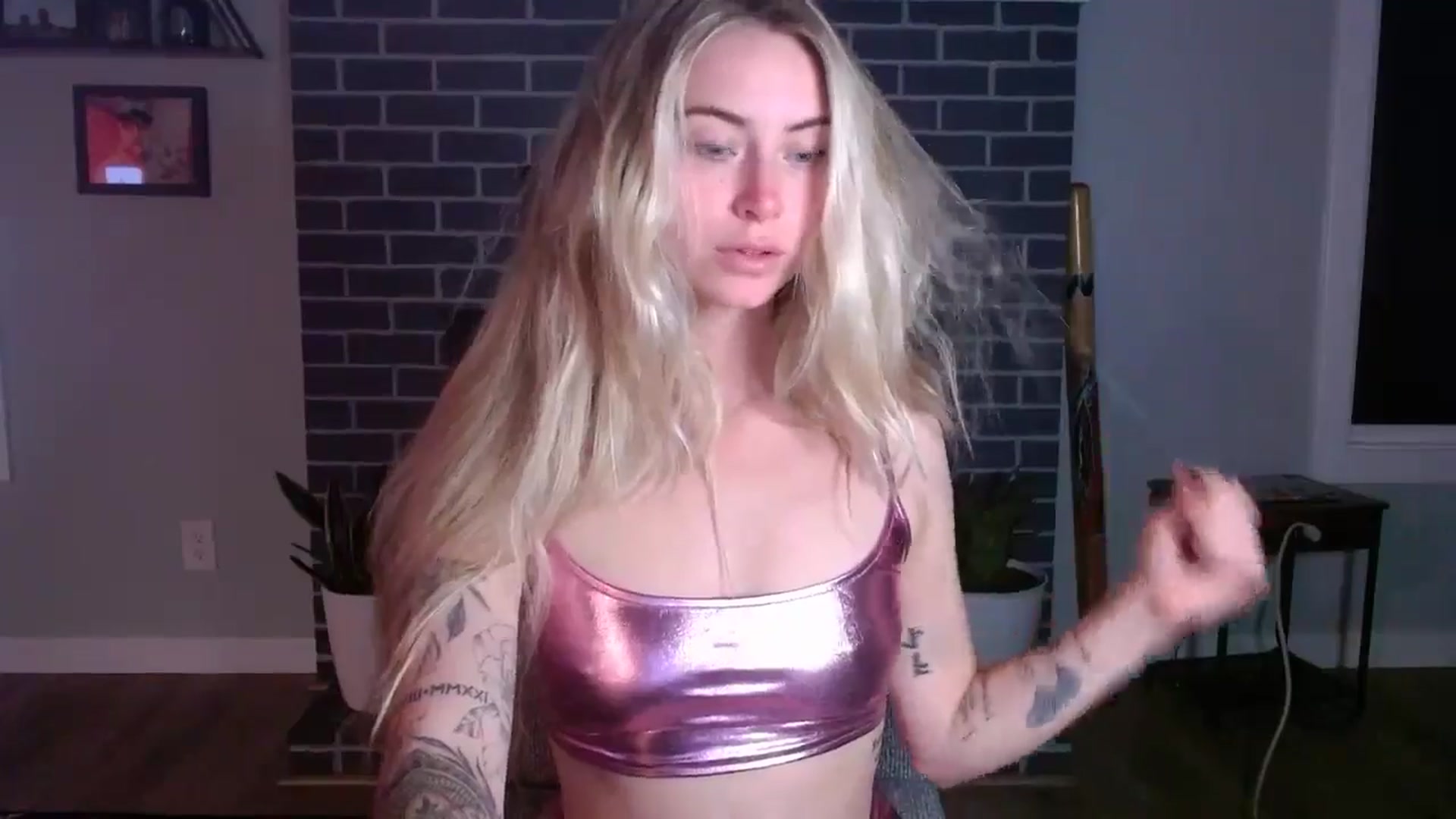 Gallery image thumbnail from Lovelyemilia's myfreecams stream on, 05/15/2024, 05:23 image 2 of 20