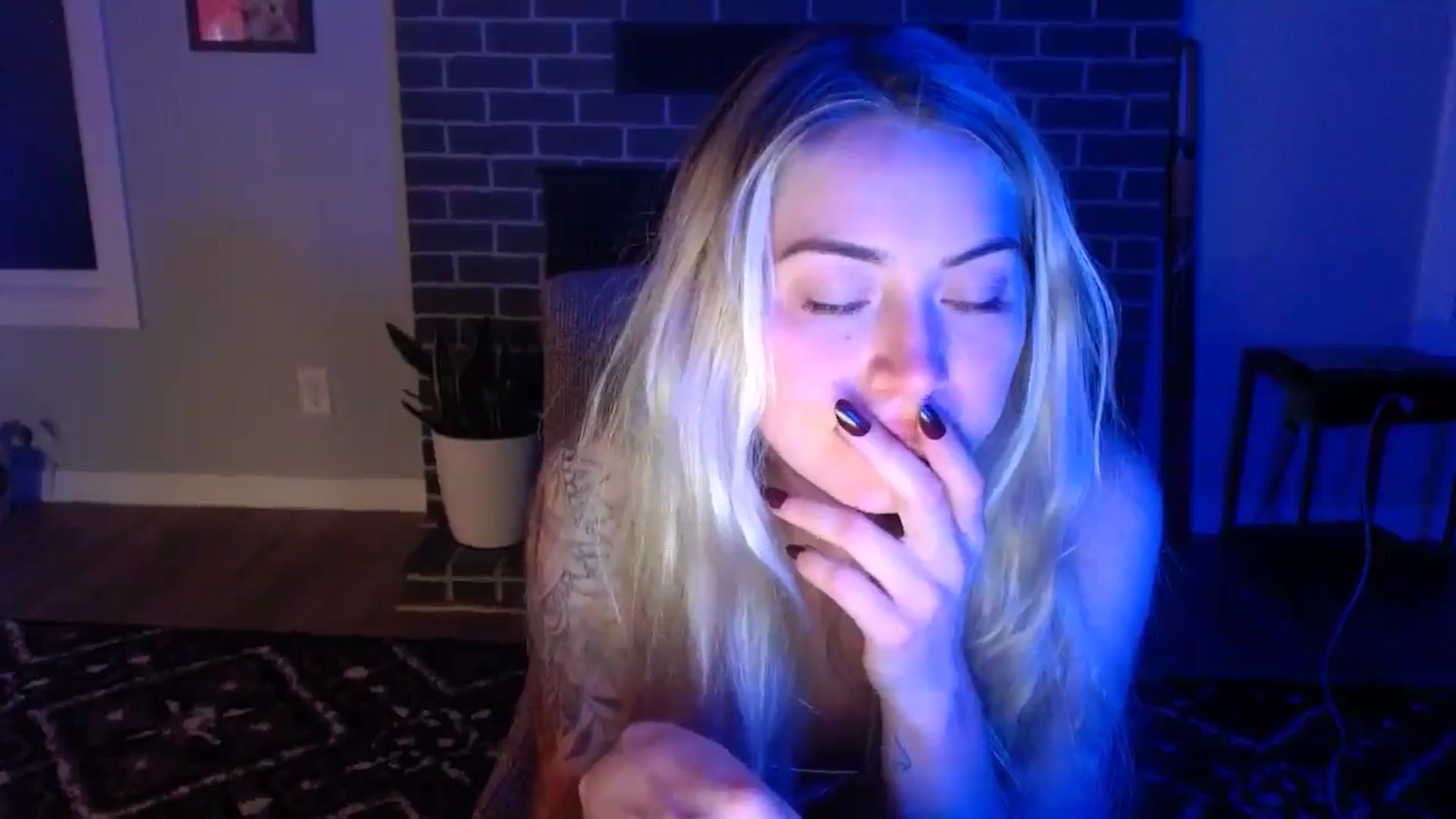 Gallery image thumbnail from Lovelyemilia's myfreecams stream on, 05/15/2024, 05:59 image 19 of 20