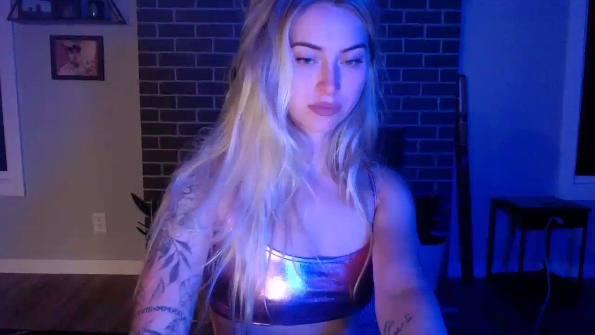 Gallery image thumbnail from Lovelyemilia's myfreecams stream on, 05/15/2024, 05:59 image 9 of 20