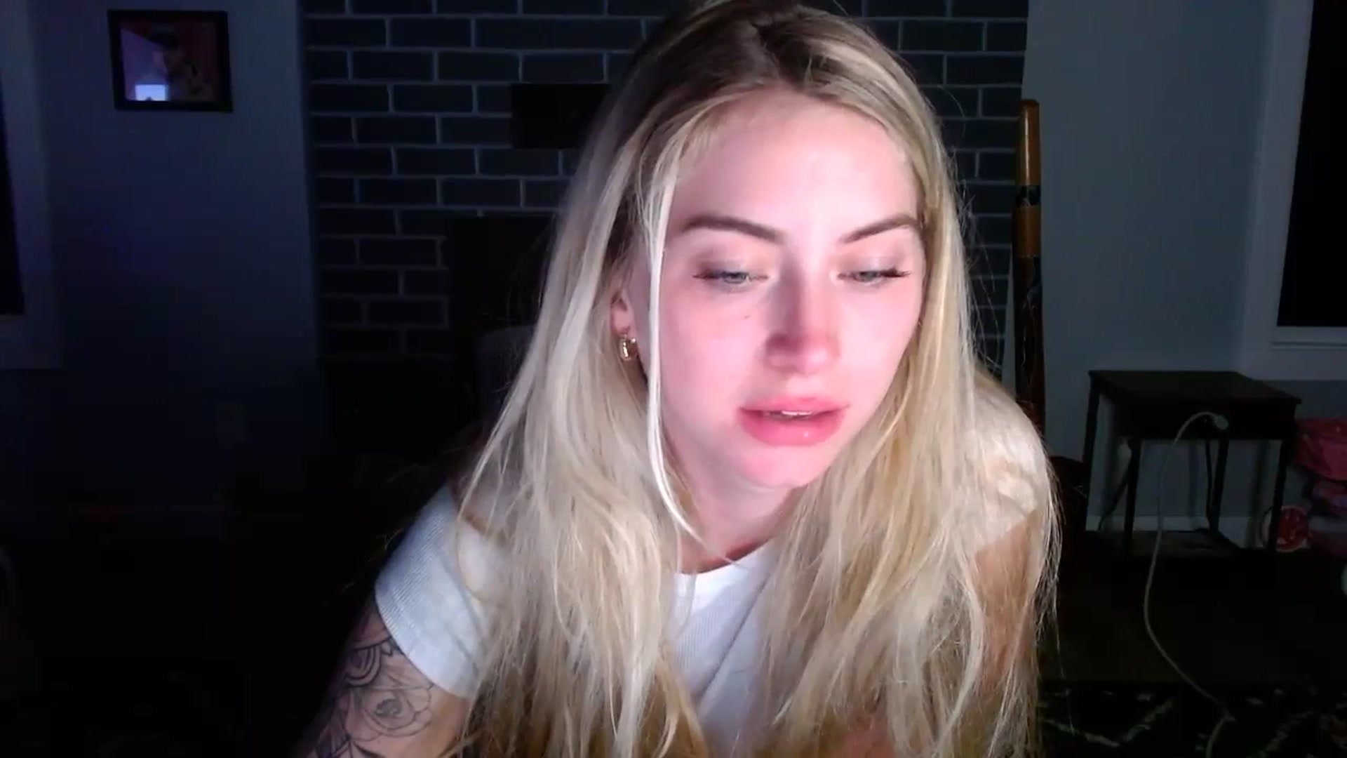 Gallery image thumbnail from Lovelyemilia's myfreecams stream on, 05/18/2024, 05:53 image 8 of 20