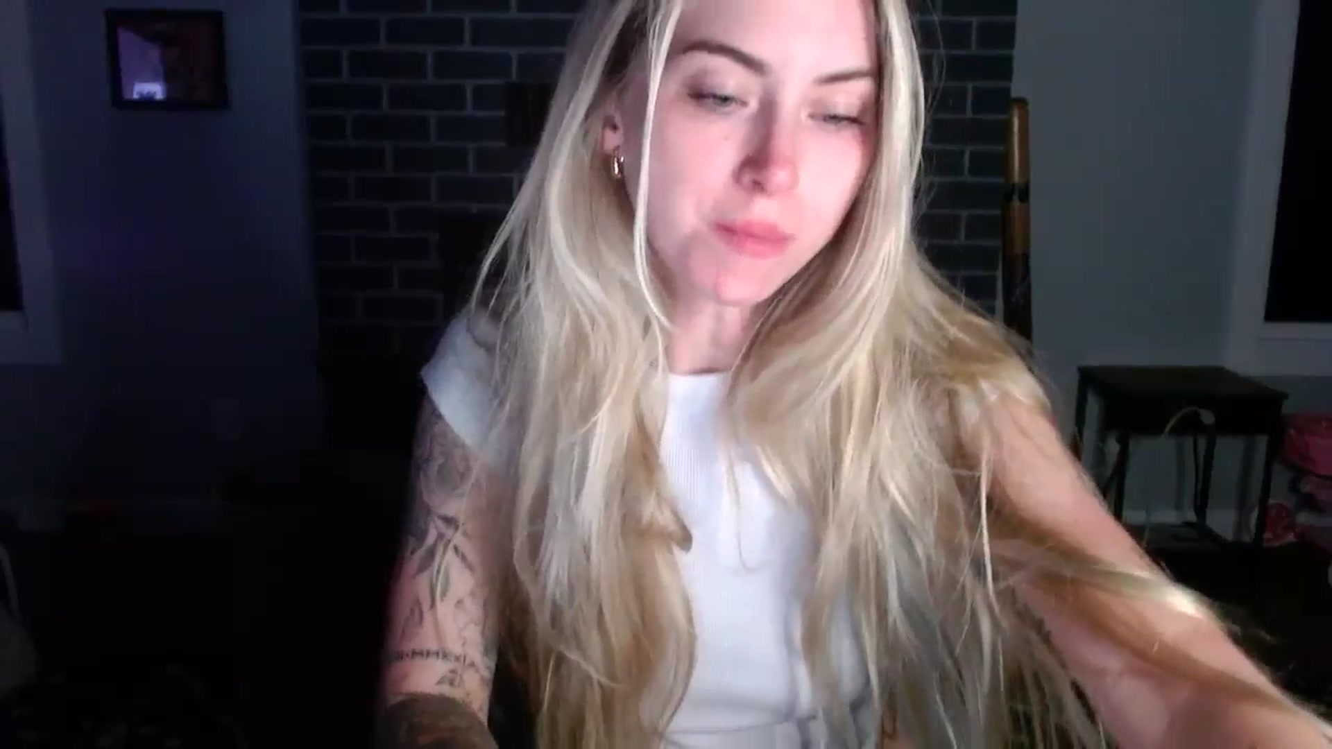 Gallery image thumbnail from Lovelyemilia's myfreecams stream on, 05/18/2024, 05:53 image 7 of 20