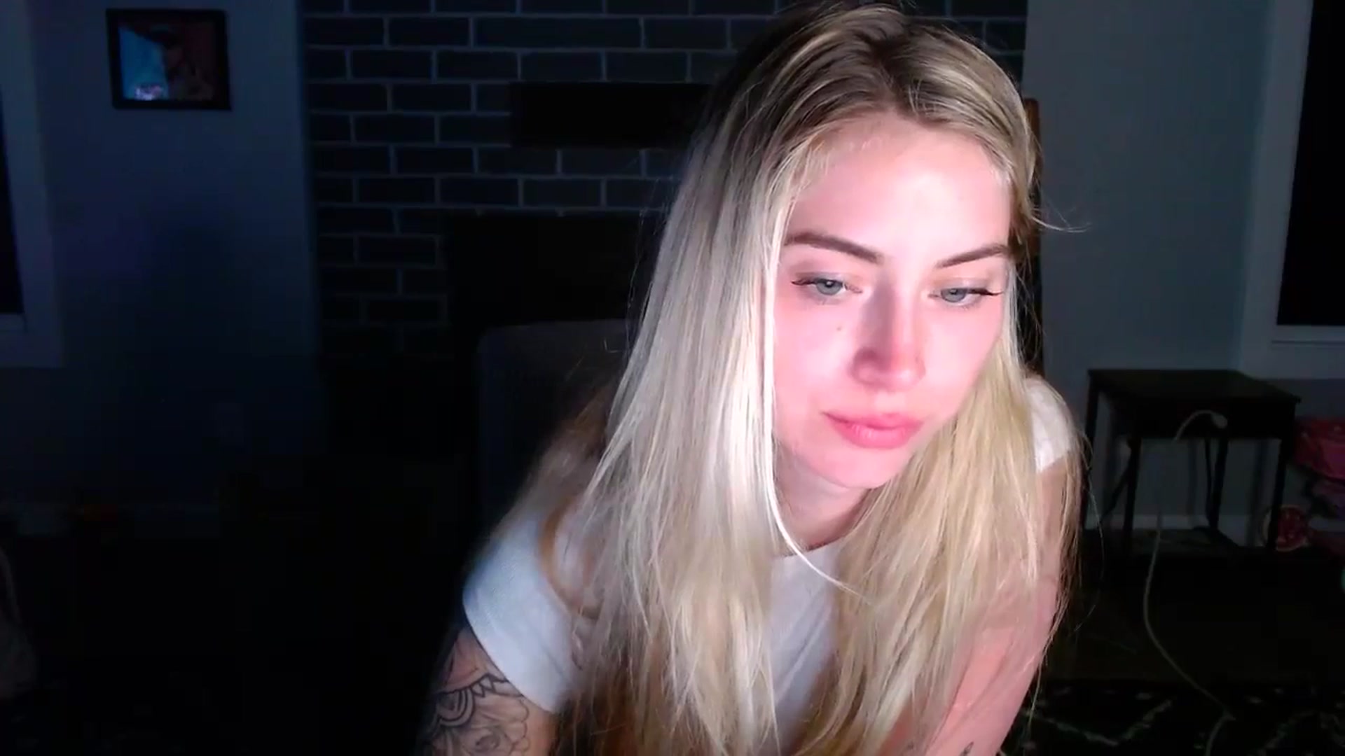 Gallery image thumbnail from Lovelyemilia's myfreecams stream on, 05/18/2024, 05:53 image 16 of 20