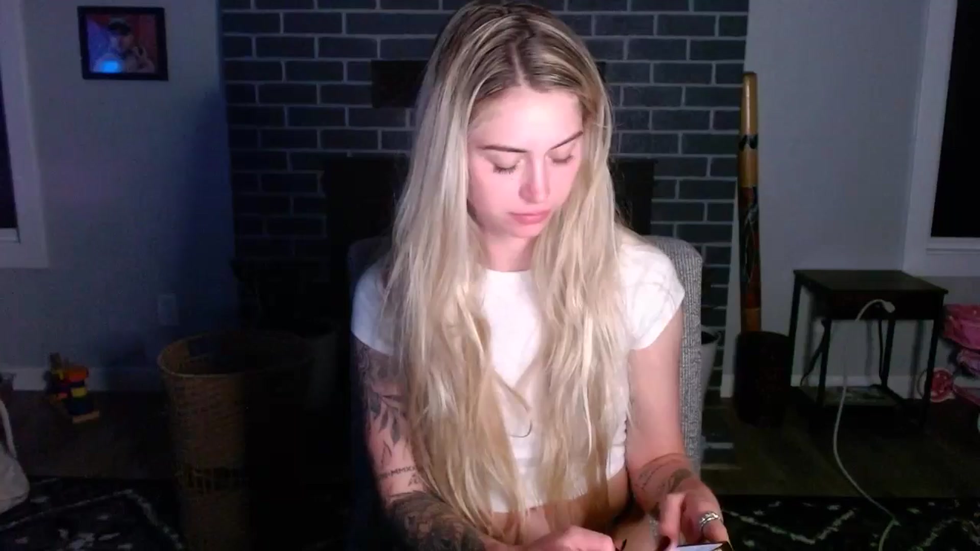 Gallery image thumbnail from Lovelyemilia's myfreecams stream on, 05/18/2024, 05:53 image 20 of 20