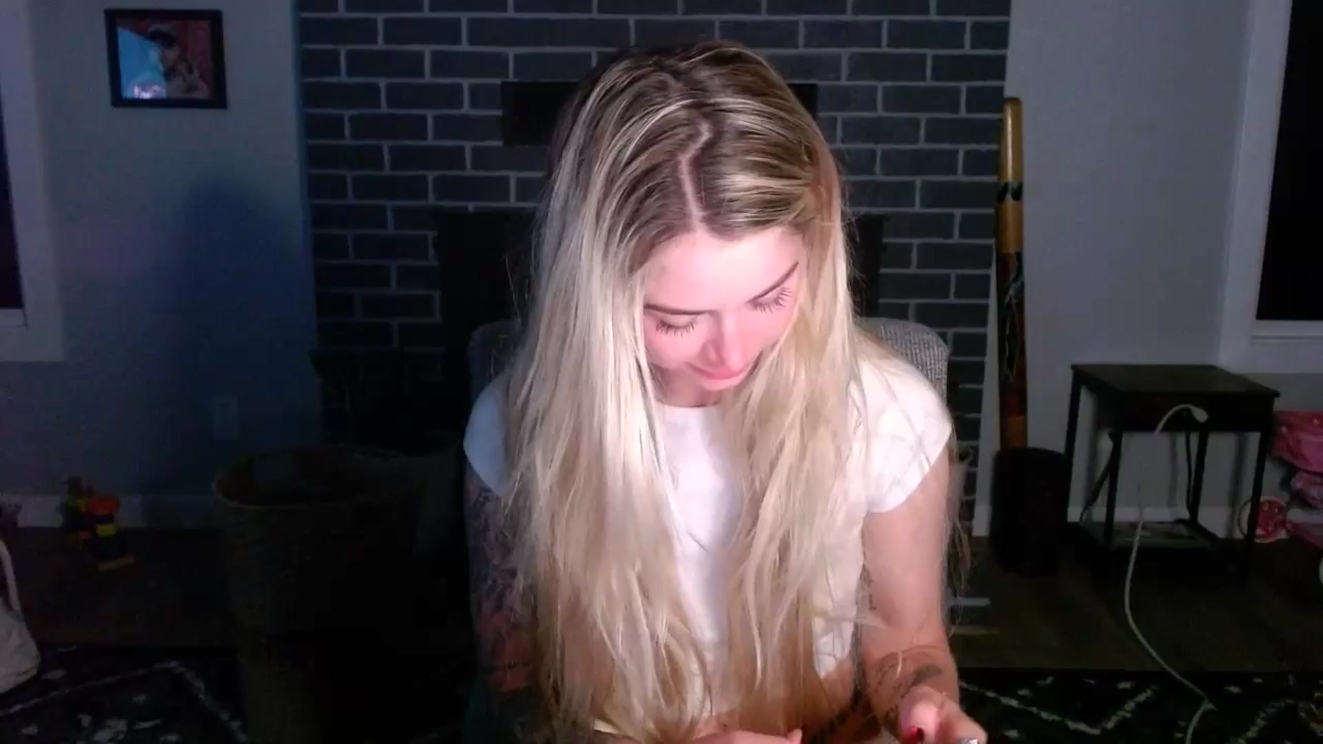 Gallery image thumbnail from Lovelyemilia's myfreecams stream on, 05/18/2024, 05:53 image 15 of 20