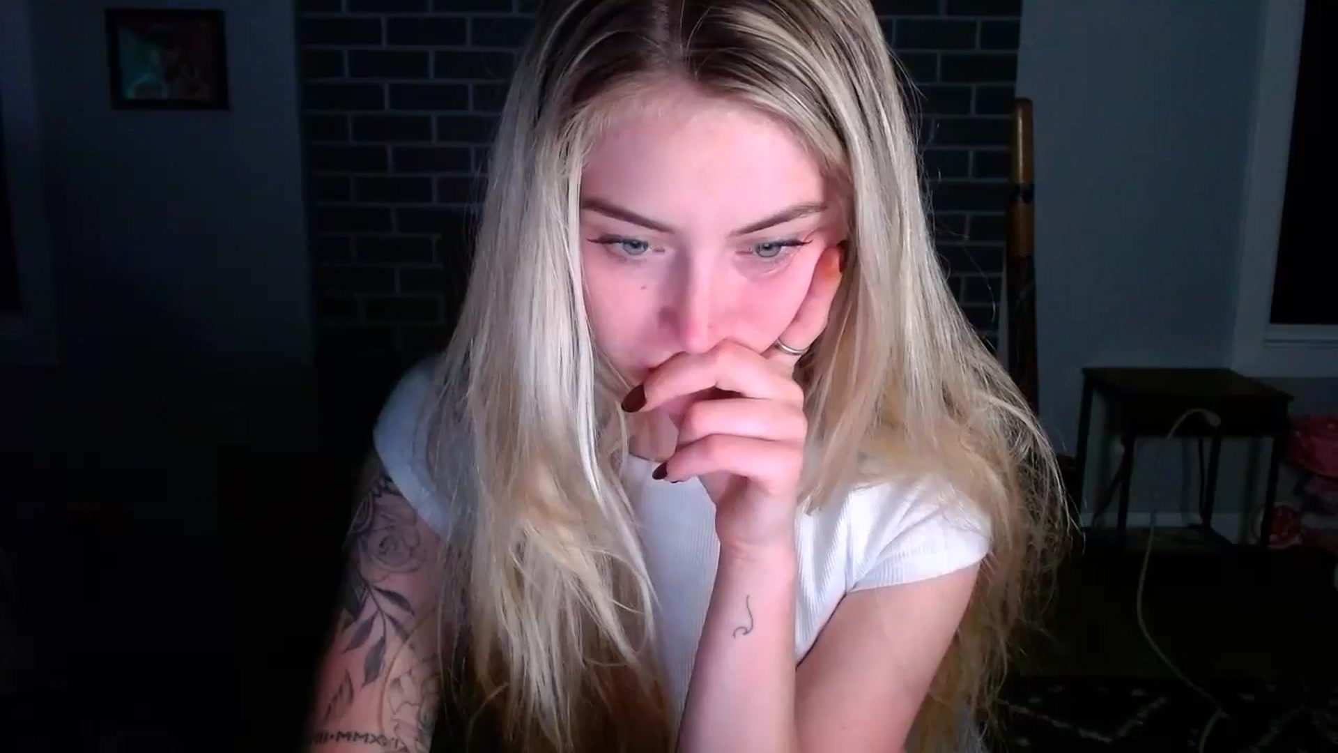 Gallery image thumbnail from Lovelyemilia's myfreecams stream on, 05/18/2024, 05:53 image 12 of 20