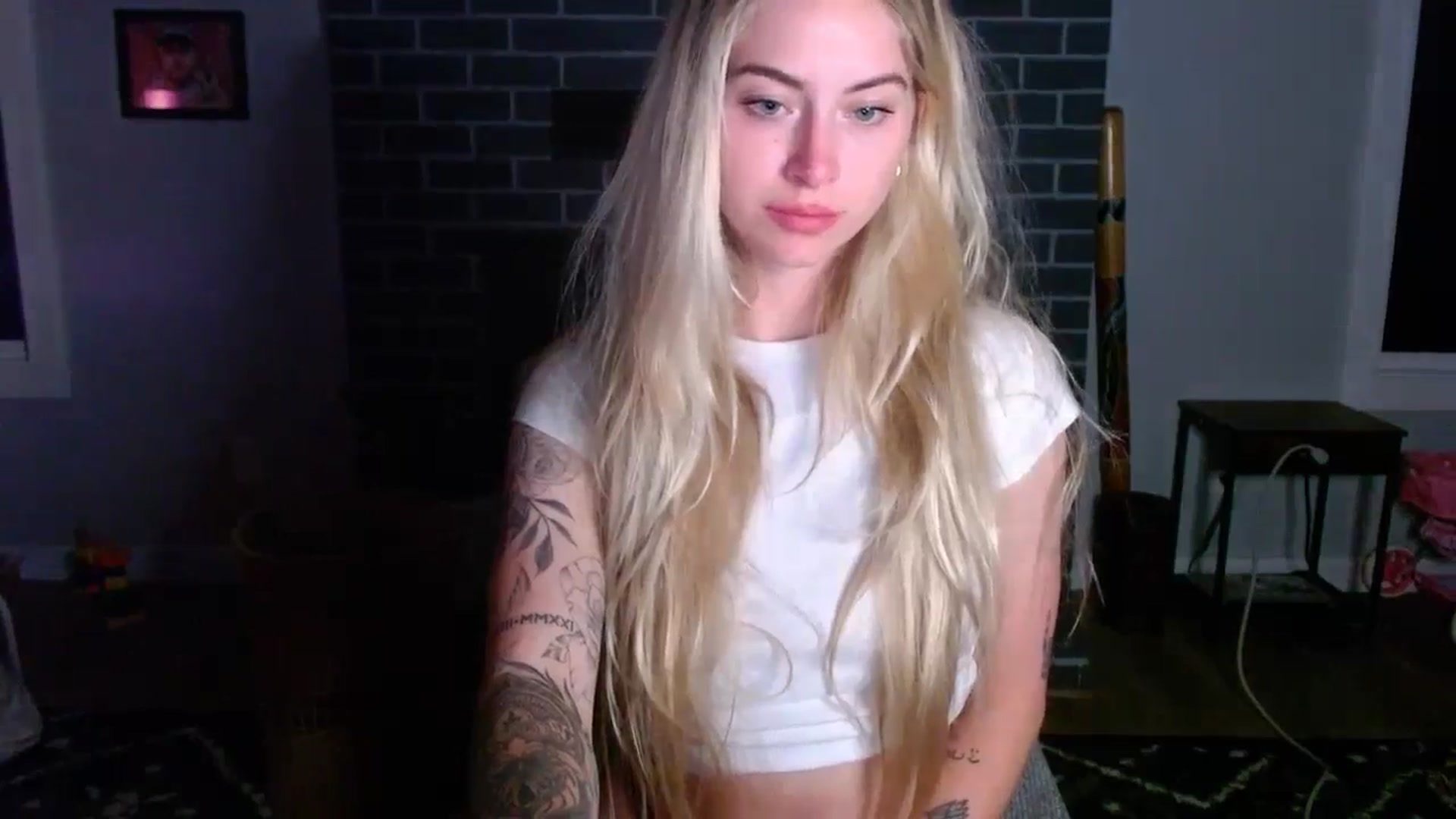Gallery image thumbnail from Lovelyemilia's myfreecams stream on, 05/18/2024, 05:53 image 3 of 20