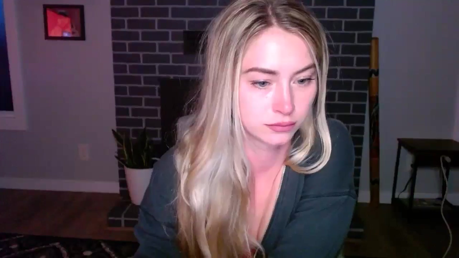 Gallery image thumbnail from Lovelyemilia's myfreecams stream on, 05/21/2024, 04:42 image 6 of 20