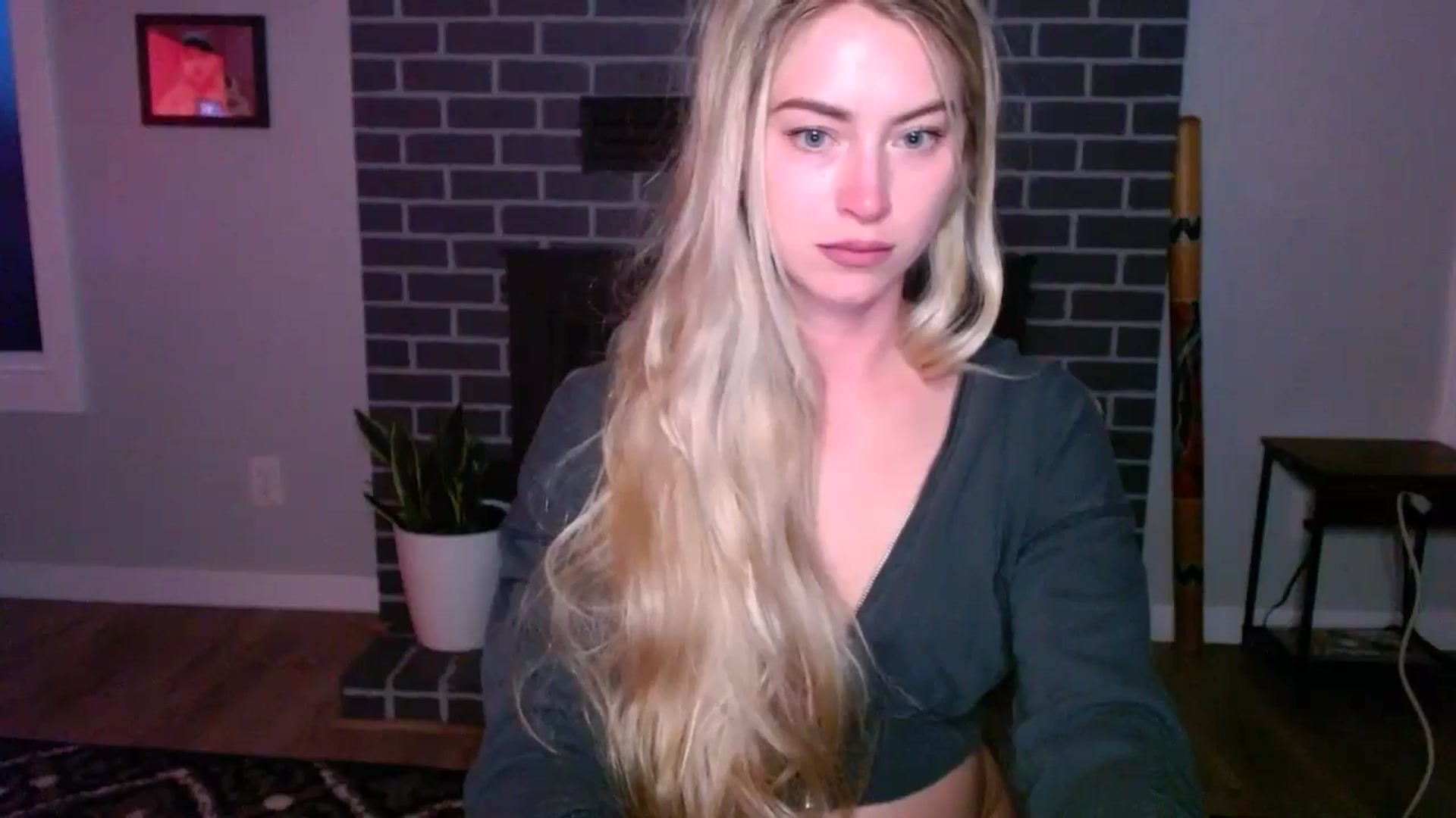 Gallery image thumbnail from Lovelyemilia's myfreecams stream on, 05/21/2024, 04:42 image 5 of 20