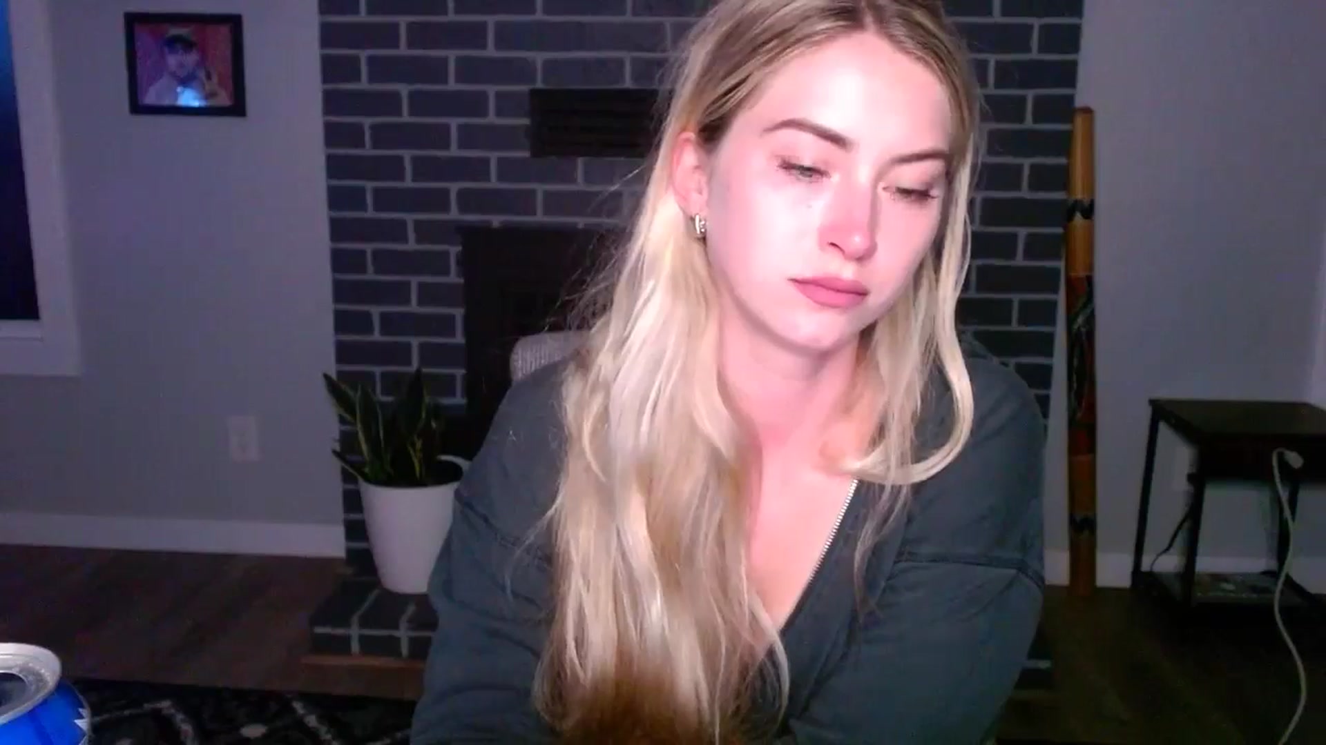 Gallery image thumbnail from Lovelyemilia's myfreecams stream on, 05/21/2024, 04:42 image 7 of 20