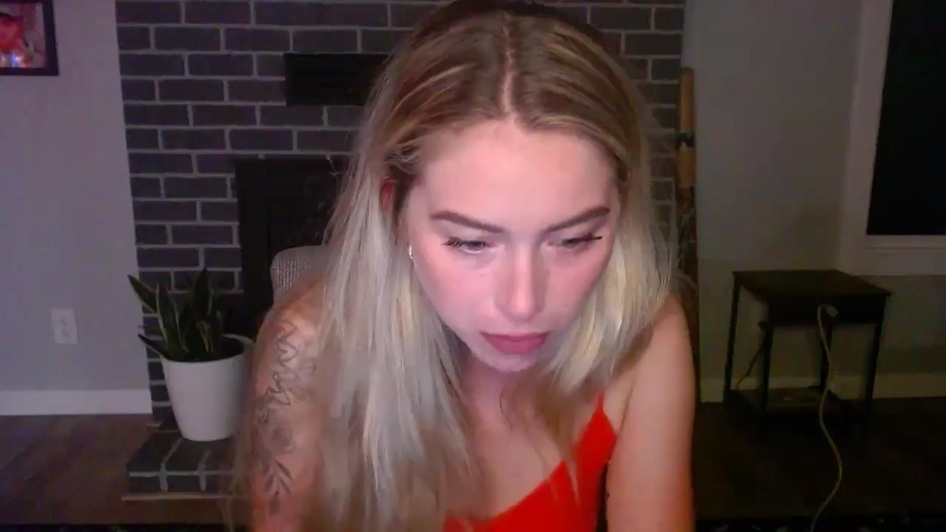 Gallery image thumbnail from Lovelyemilia's myfreecams stream on, 05/22/2024, 04:59 image 3 of 20