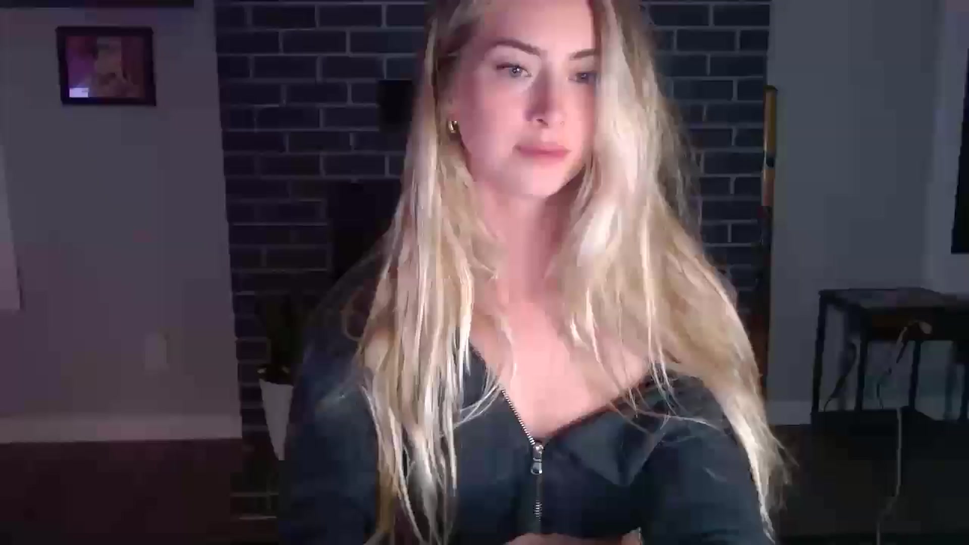 Gallery image thumbnail from Lovelyemilia's myfreecams stream on, 05/29/2024, 05:27 image 4 of 20