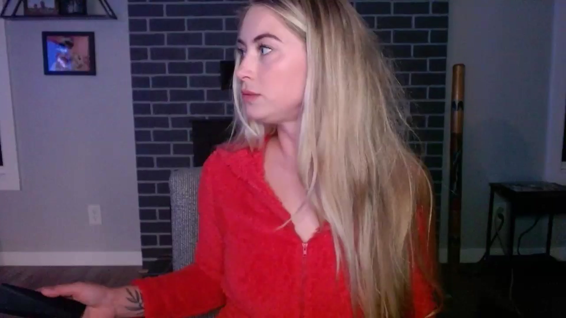 Gallery image thumbnail from Lovelyemilia's myfreecams stream on, 05/31/2024, 05:04 image 1 of 20