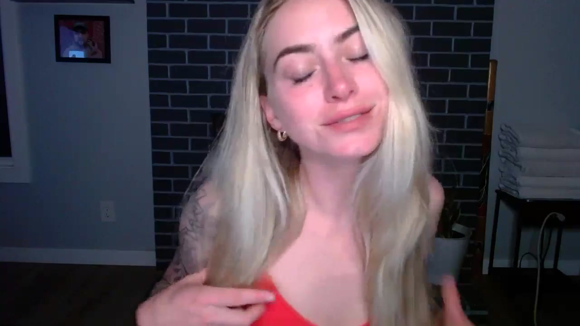 Gallery image thumbnail from Lovelyemilia's myfreecams stream on, 06/05/2024, 04:44 image 4 of 20