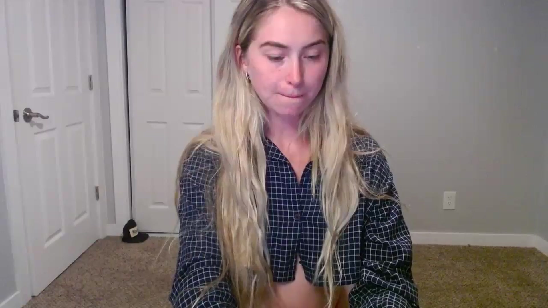 Gallery image thumbnail from Lovelyemilia's myfreecams stream on, 07/24/2024, 04:23 image 18 of 20