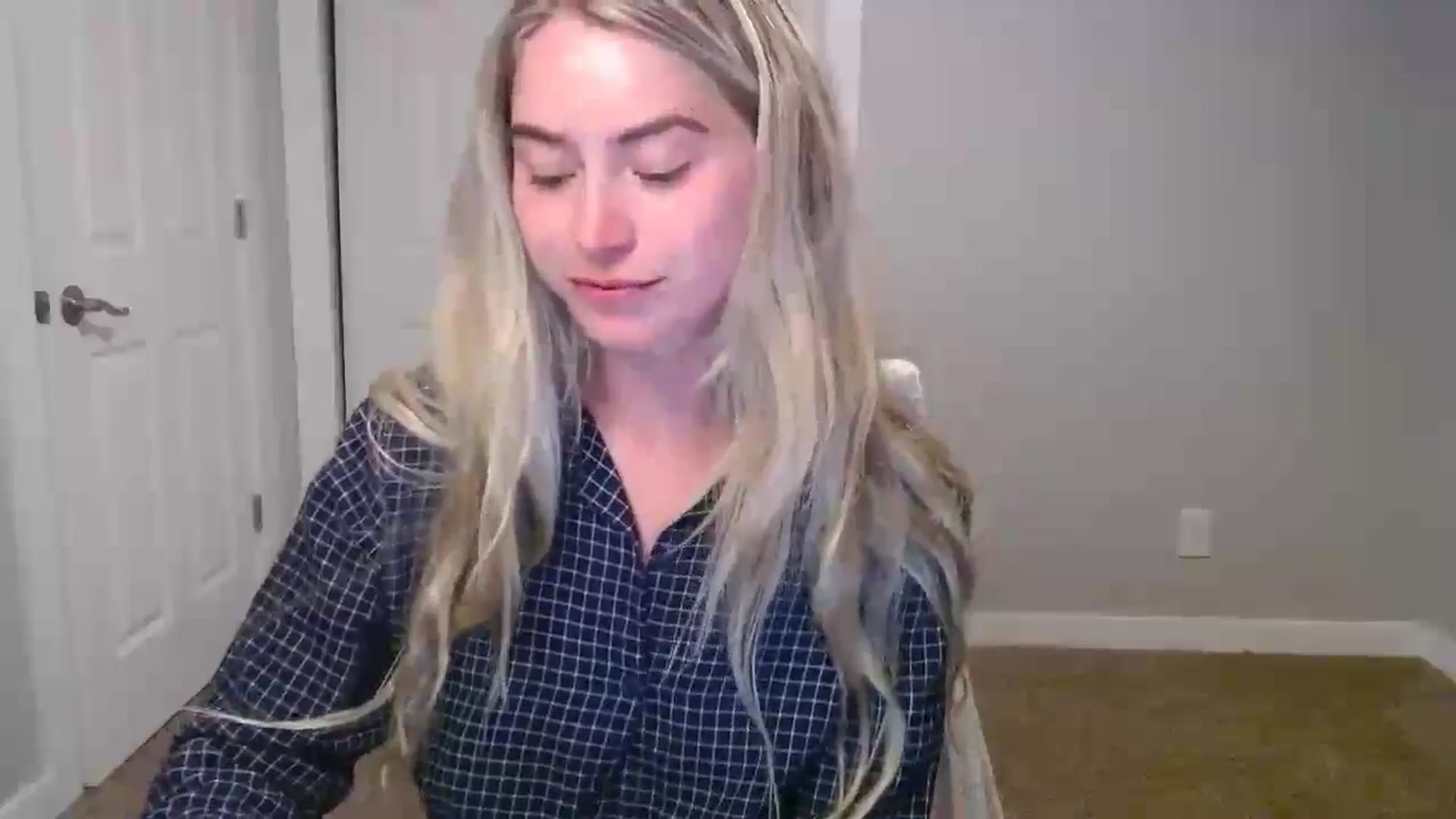 Gallery image thumbnail from Lovelyemilia's myfreecams stream on, 07/24/2024, 04:23 image 13 of 20