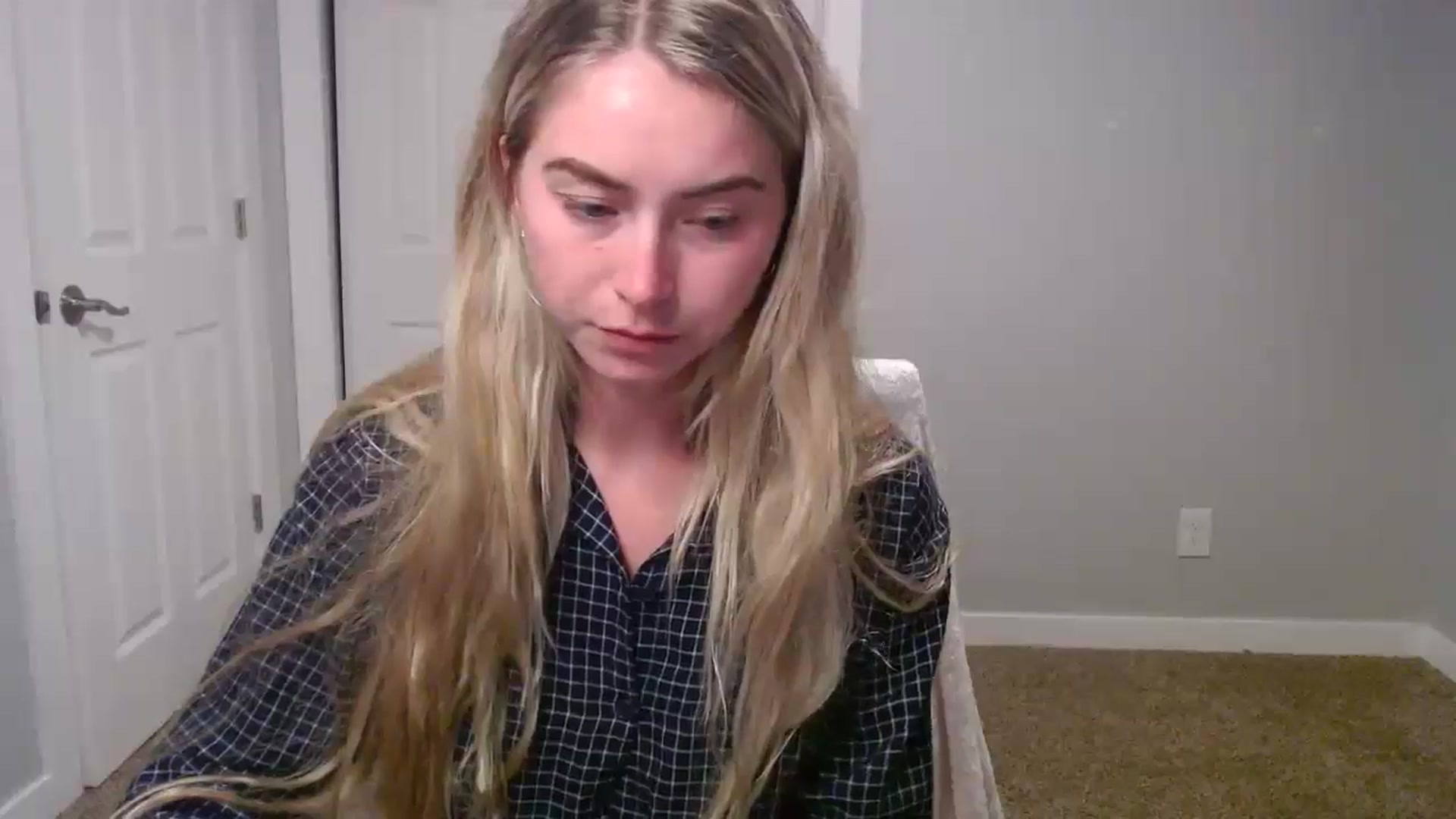 Gallery image thumbnail from Lovelyemilia's myfreecams stream on, 07/24/2024, 04:23 image 15 of 20