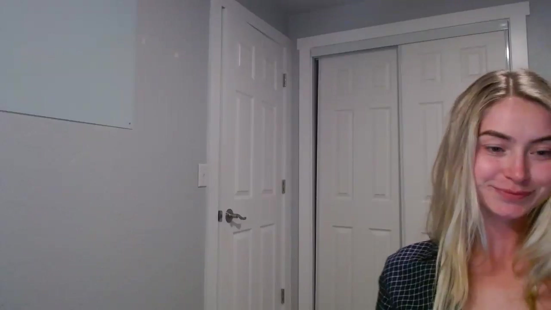 Gallery image thumbnail from Lovelyemilia's myfreecams stream on, 07/24/2024, 04:23 image 6 of 20