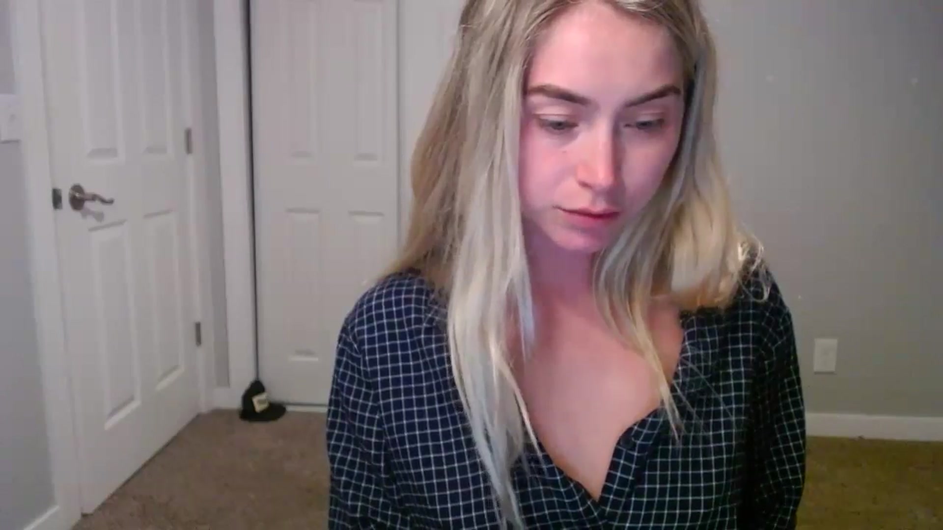 Gallery image thumbnail from Lovelyemilia's myfreecams stream on, 07/24/2024, 04:23 image 7 of 20