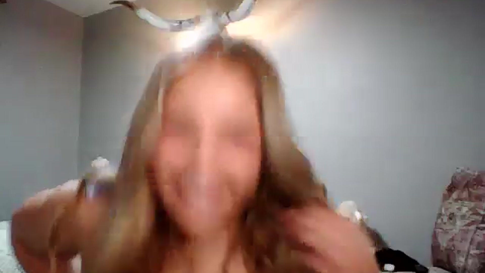 Gallery image thumbnail from Lovelyleah's myfreecams stream on, 05/19/2025, 15:11 image 5 of 20