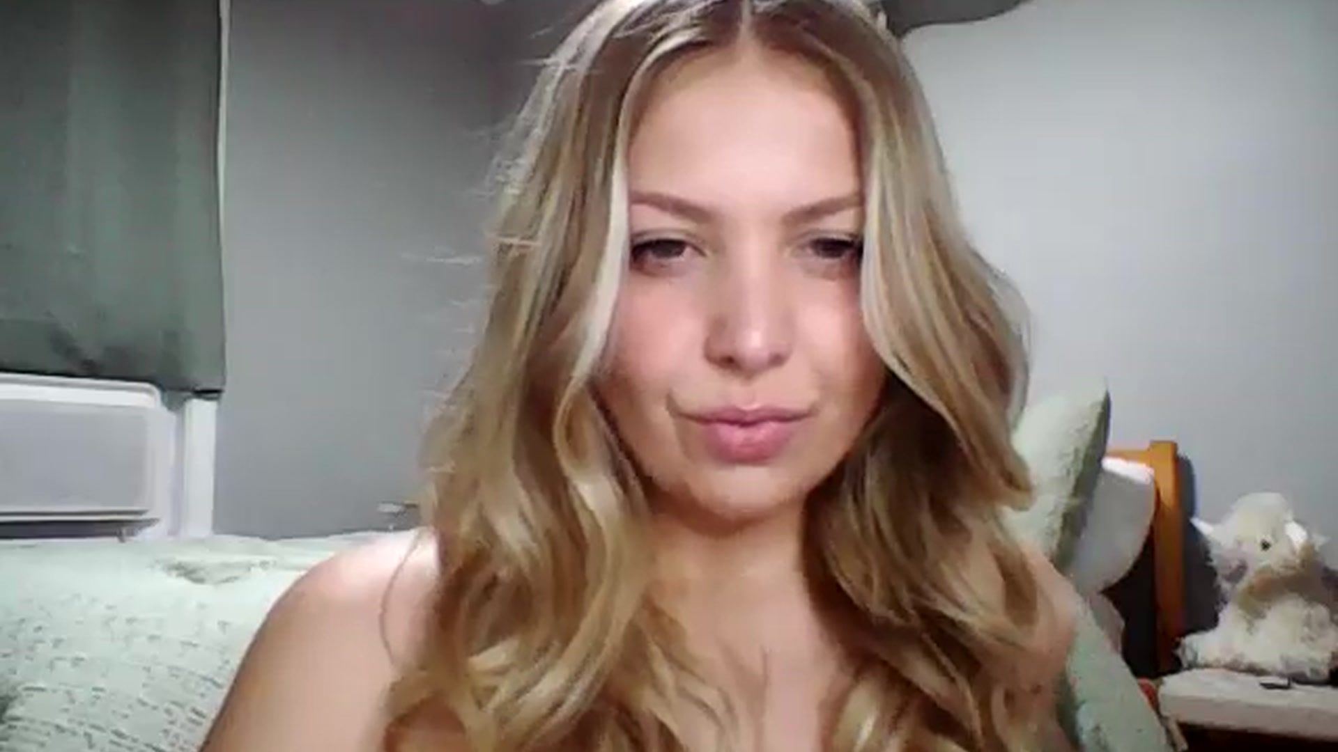 Gallery image thumbnail from Lovelyleah's myfreecams stream on, 05/19/2025, 16:42 image 13 of 20