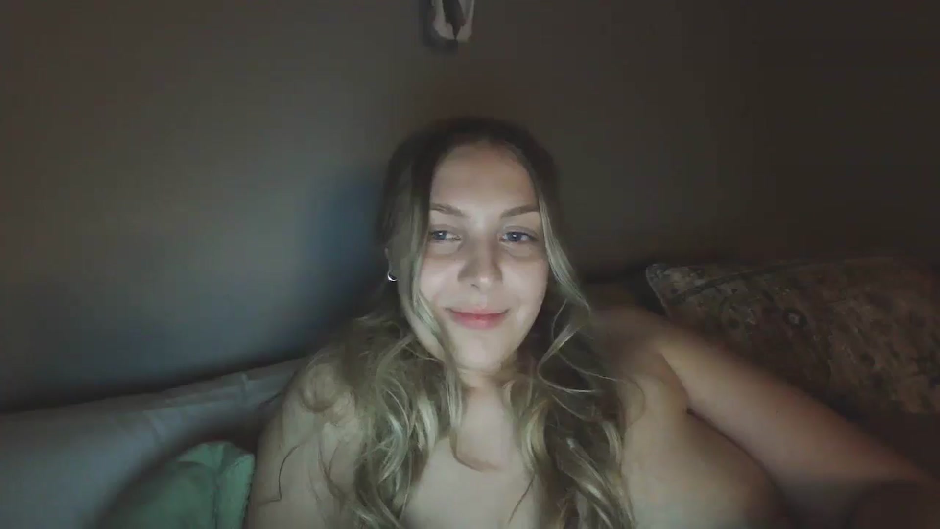 Gallery image thumbnail from Lovelyleah's myfreecams stream on, 05/27/2025, 06:59 image 4 of 20
