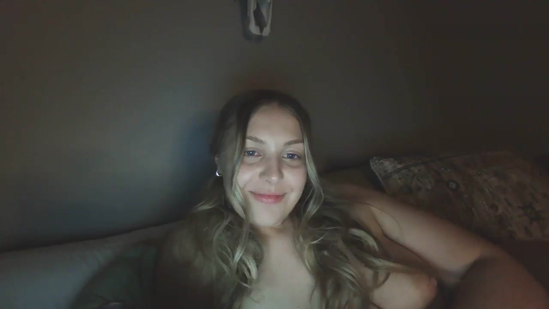 Gallery image thumbnail from Lovelyleah's myfreecams stream on, 05/27/2025, 06:59 image 9 of 20