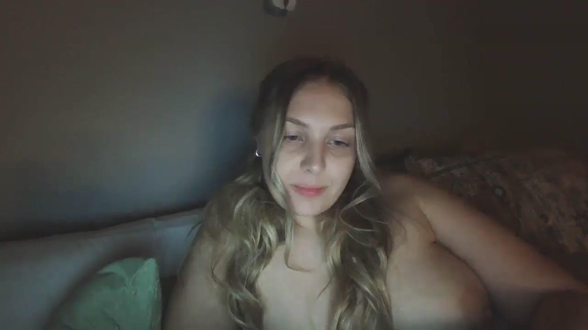 Gallery image thumbnail from Lovelyleah's myfreecams stream on, 05/27/2025, 06:59 image 3 of 20