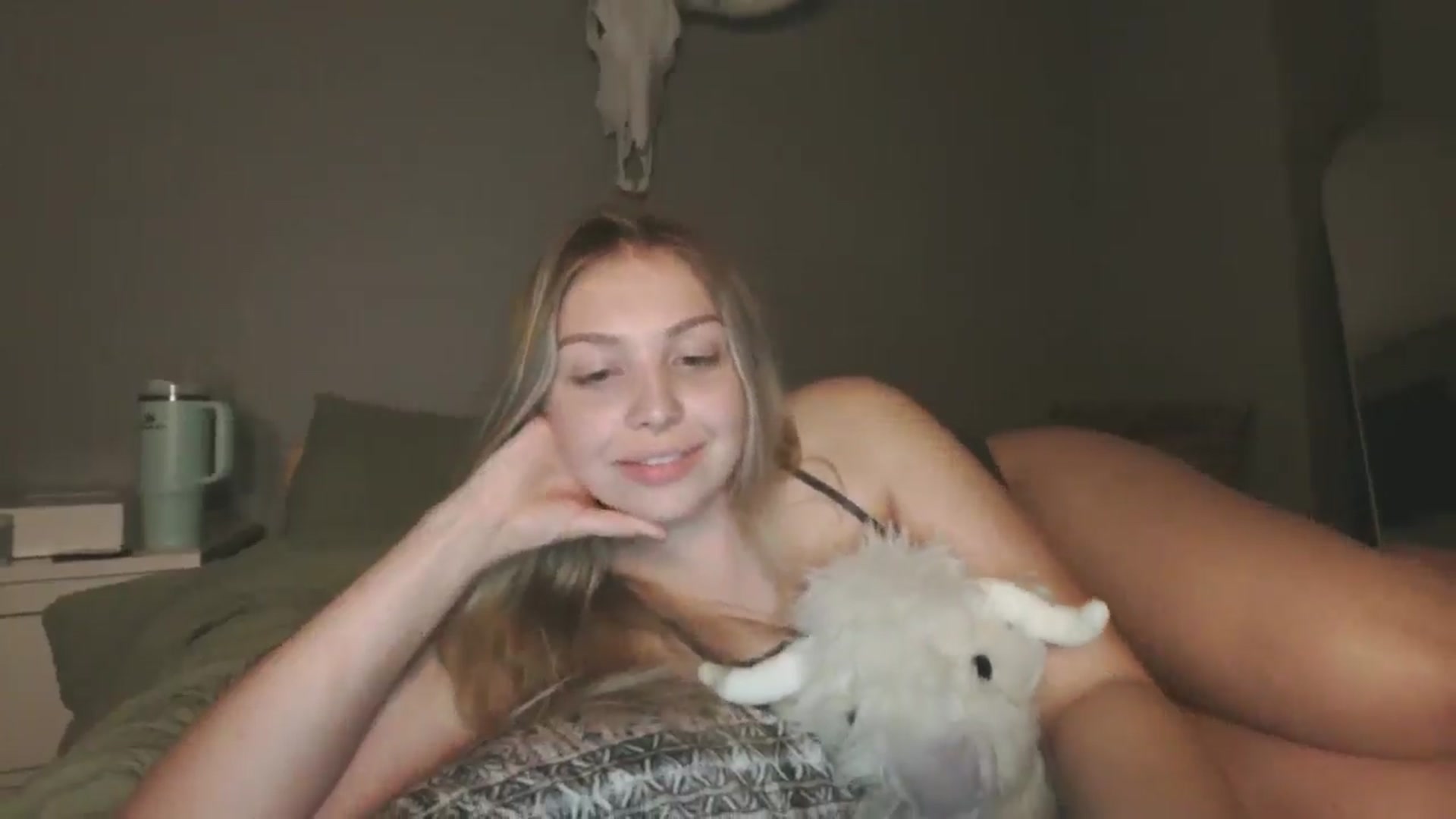 Gallery image thumbnail from Lovelyleah's myfreecams stream on, 05/29/2025, 07:08 image 11 of 20