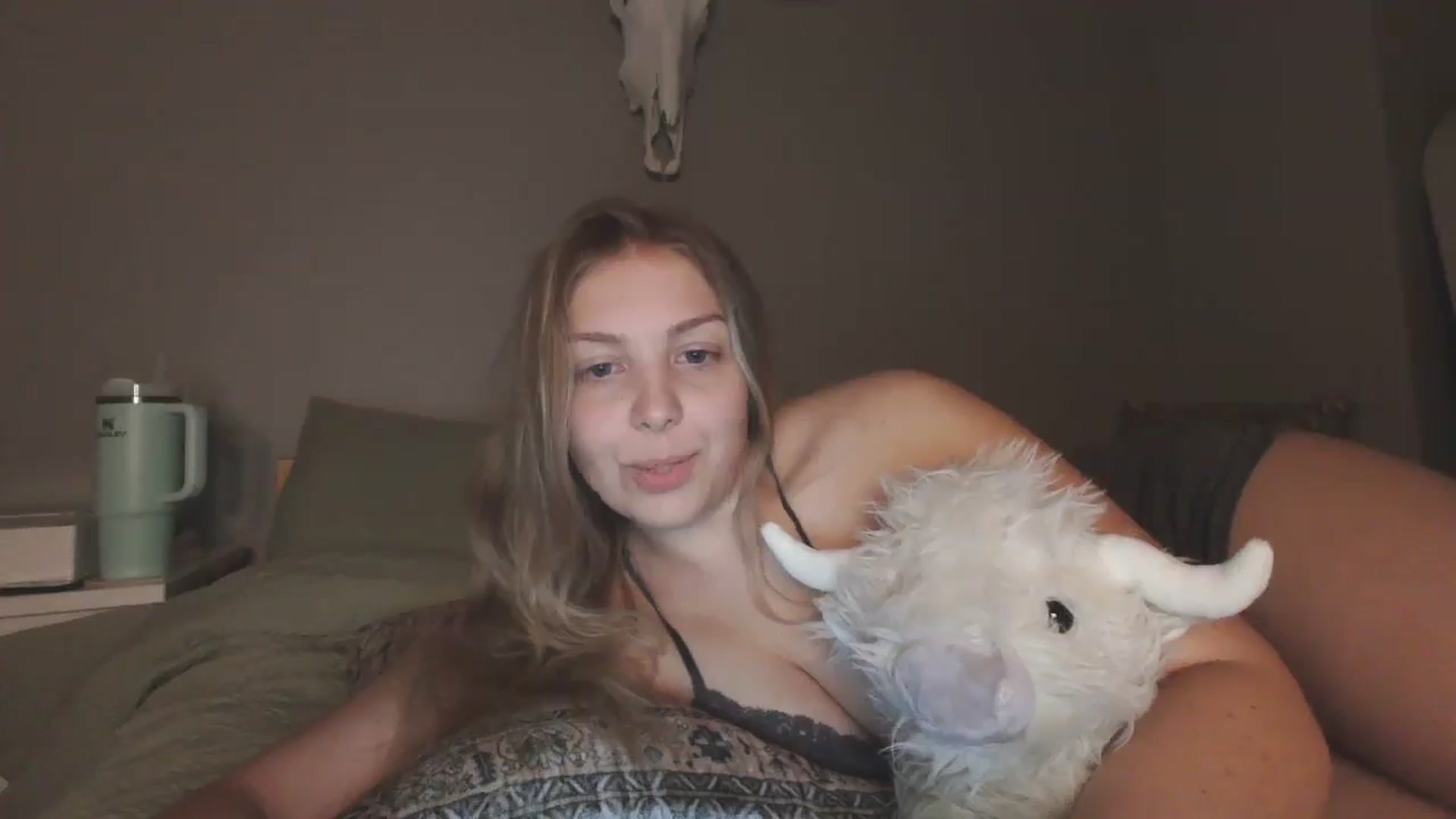 Gallery image thumbnail from Lovelyleah's myfreecams stream on, 05/29/2025, 07:08 image 9 of 20