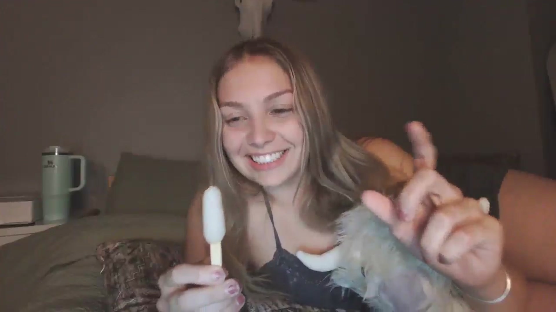 Gallery image thumbnail from Lovelyleah's myfreecams stream on, 05/29/2025, 07:08 image 6 of 20