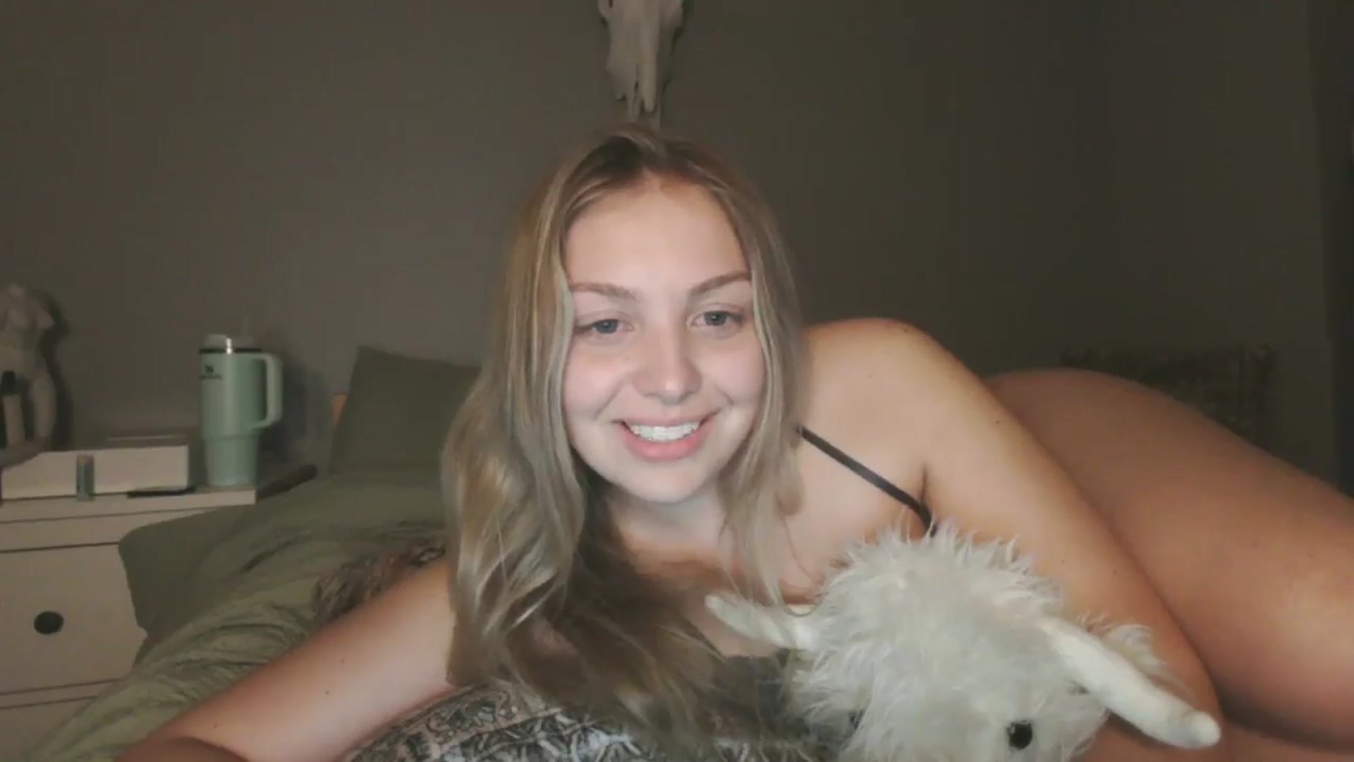 Gallery image thumbnail from Lovelyleah's myfreecams stream on, 05/29/2025, 07:08 image 13 of 20