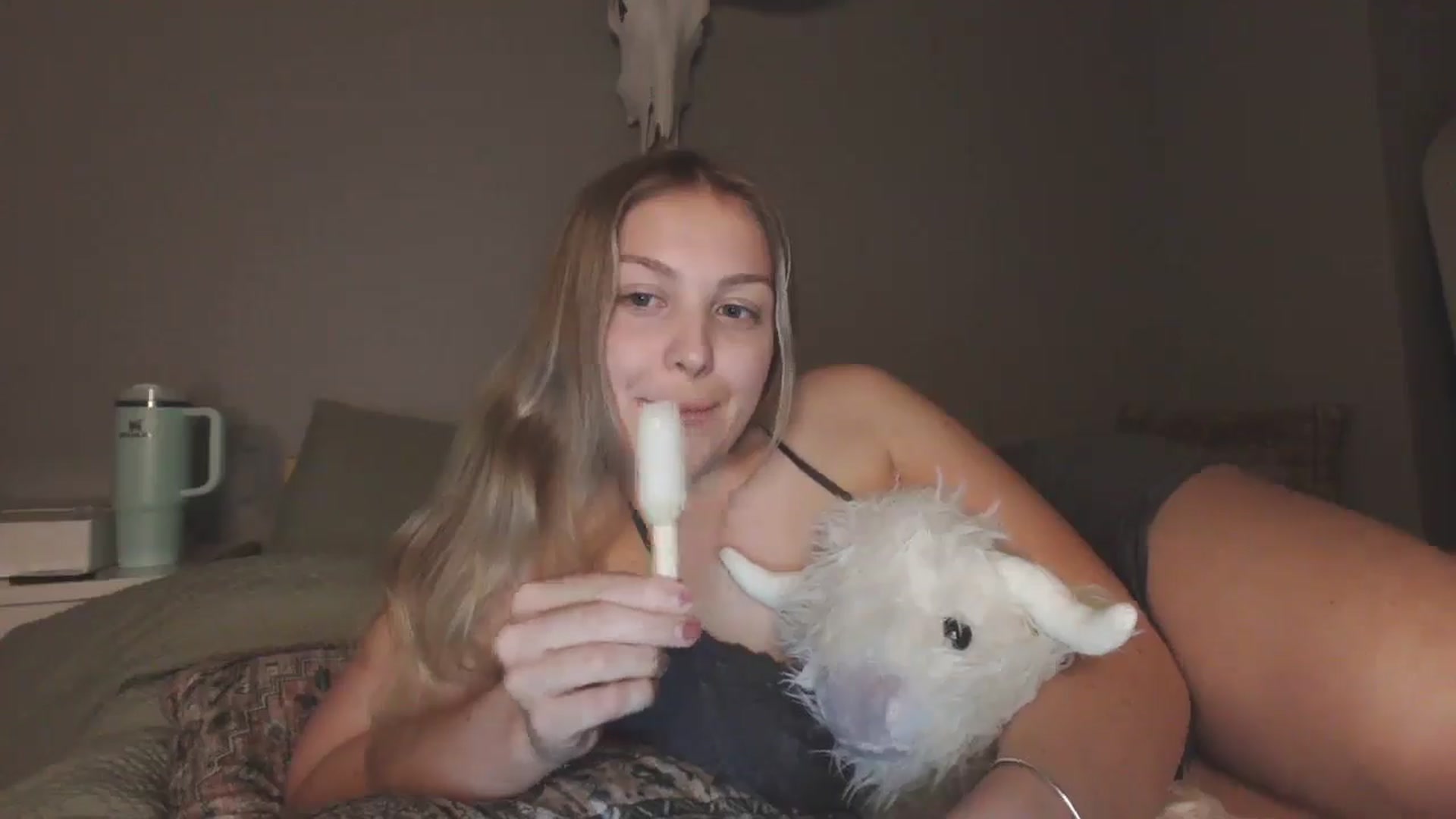 Gallery image thumbnail from Lovelyleah's myfreecams stream on, 05/29/2025, 07:08 image 4 of 20