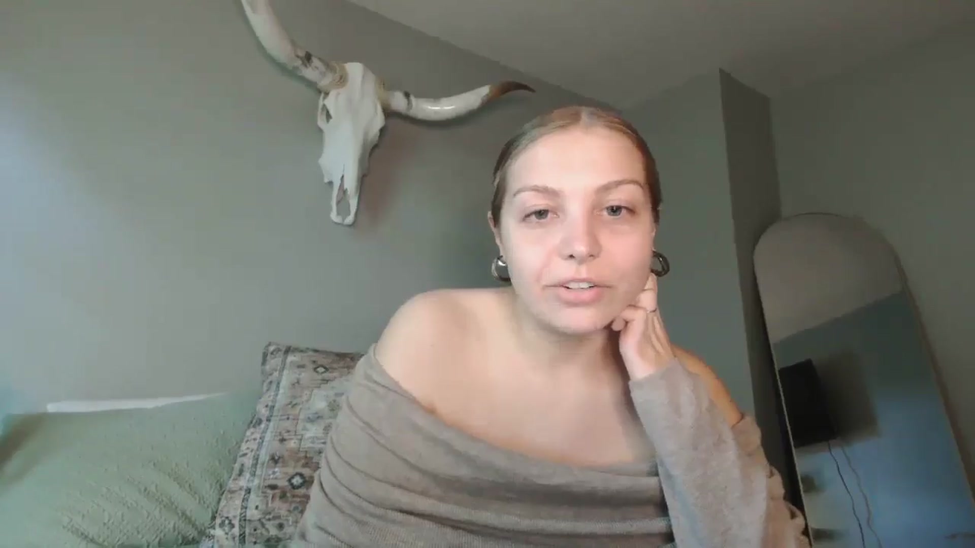 Gallery image thumbnail from Lovelyleah's myfreecams stream on, 06/02/2025, 16:43 image 19 of 20