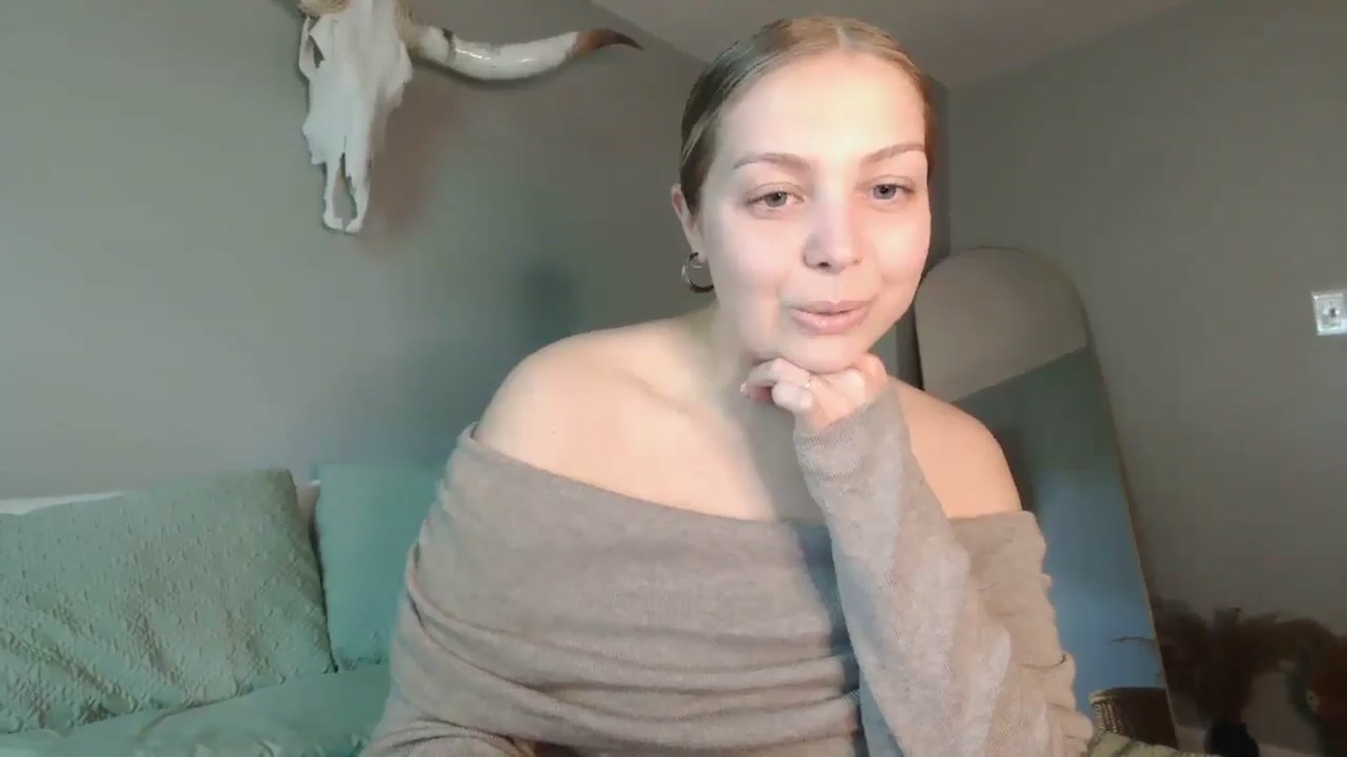 Gallery image thumbnail from Lovelyleah's myfreecams stream on, 06/02/2025, 16:43 image 16 of 20