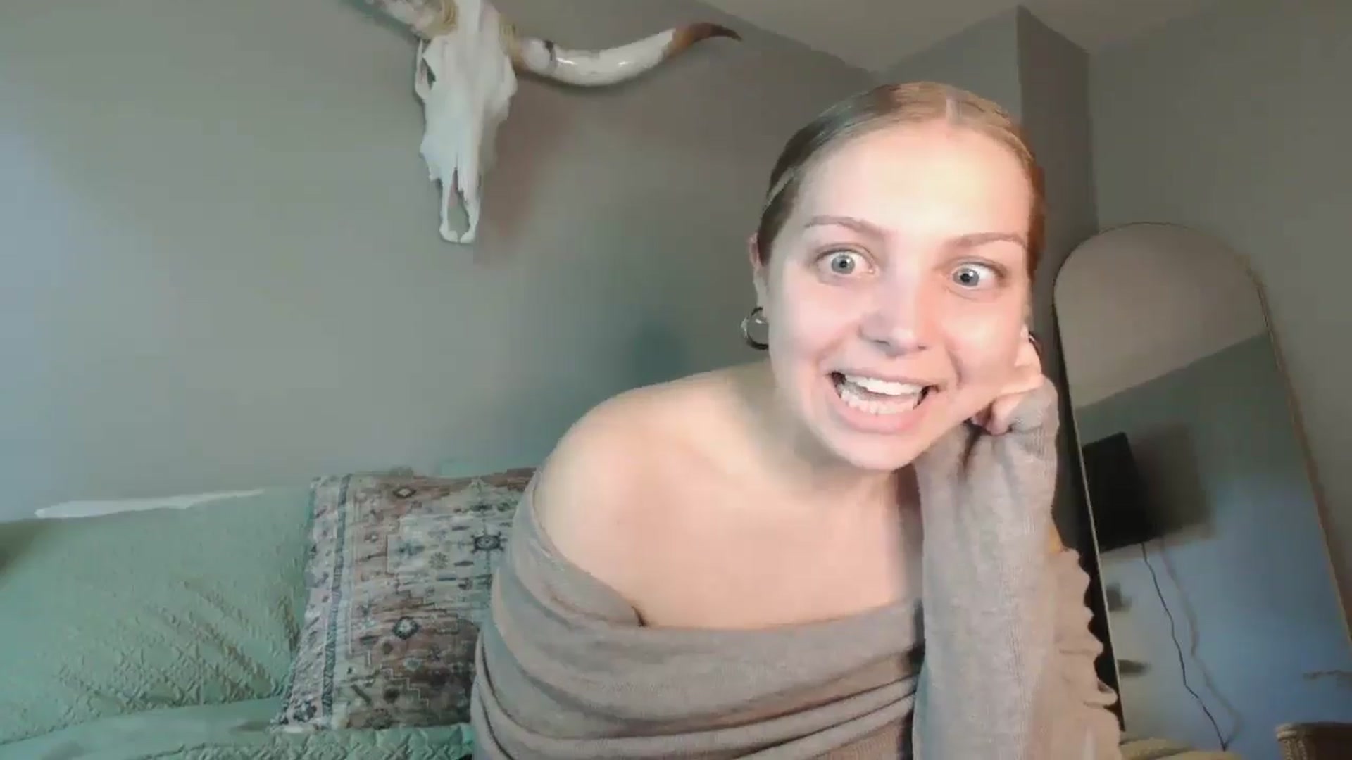 Gallery image thumbnail from Lovelyleah's myfreecams stream on, 06/02/2025, 16:43 image 8 of 20