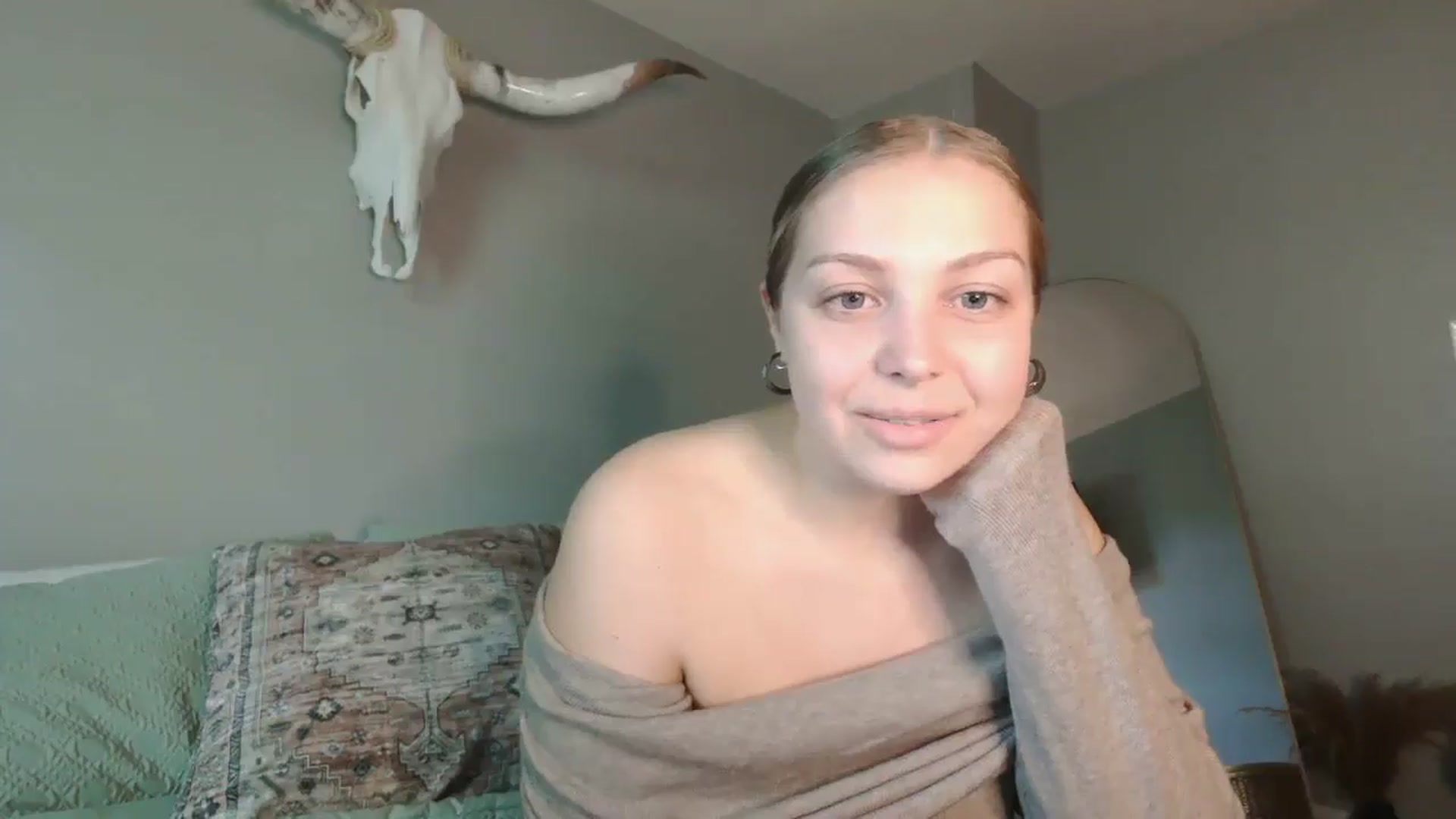 Gallery image thumbnail from Lovelyleah's myfreecams stream on, 06/02/2025, 16:43 image 4 of 20