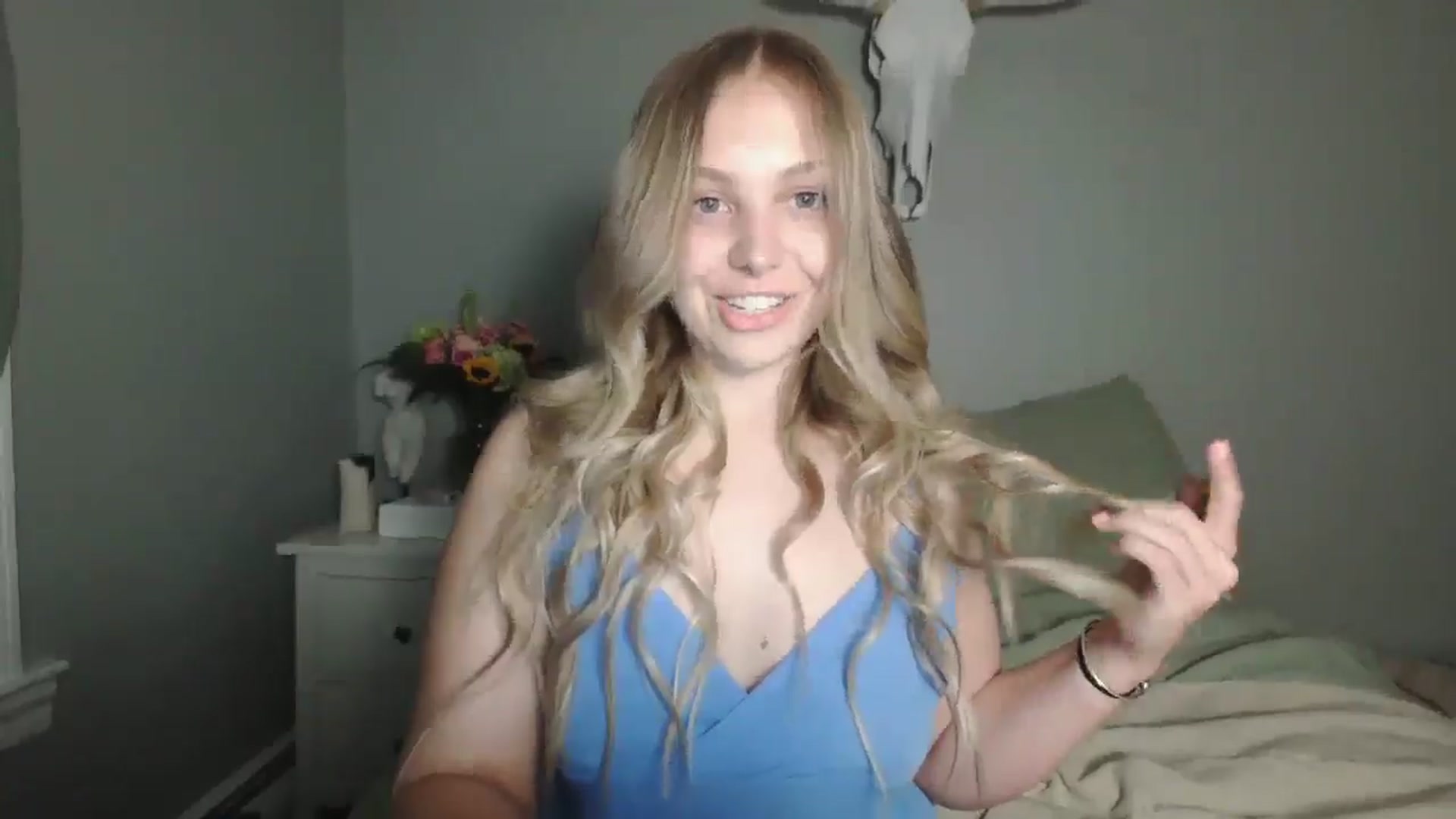 Gallery image thumbnail from Lovelyleah's myfreecams stream on, 06/06/2025, 22:59 image 6 of 20